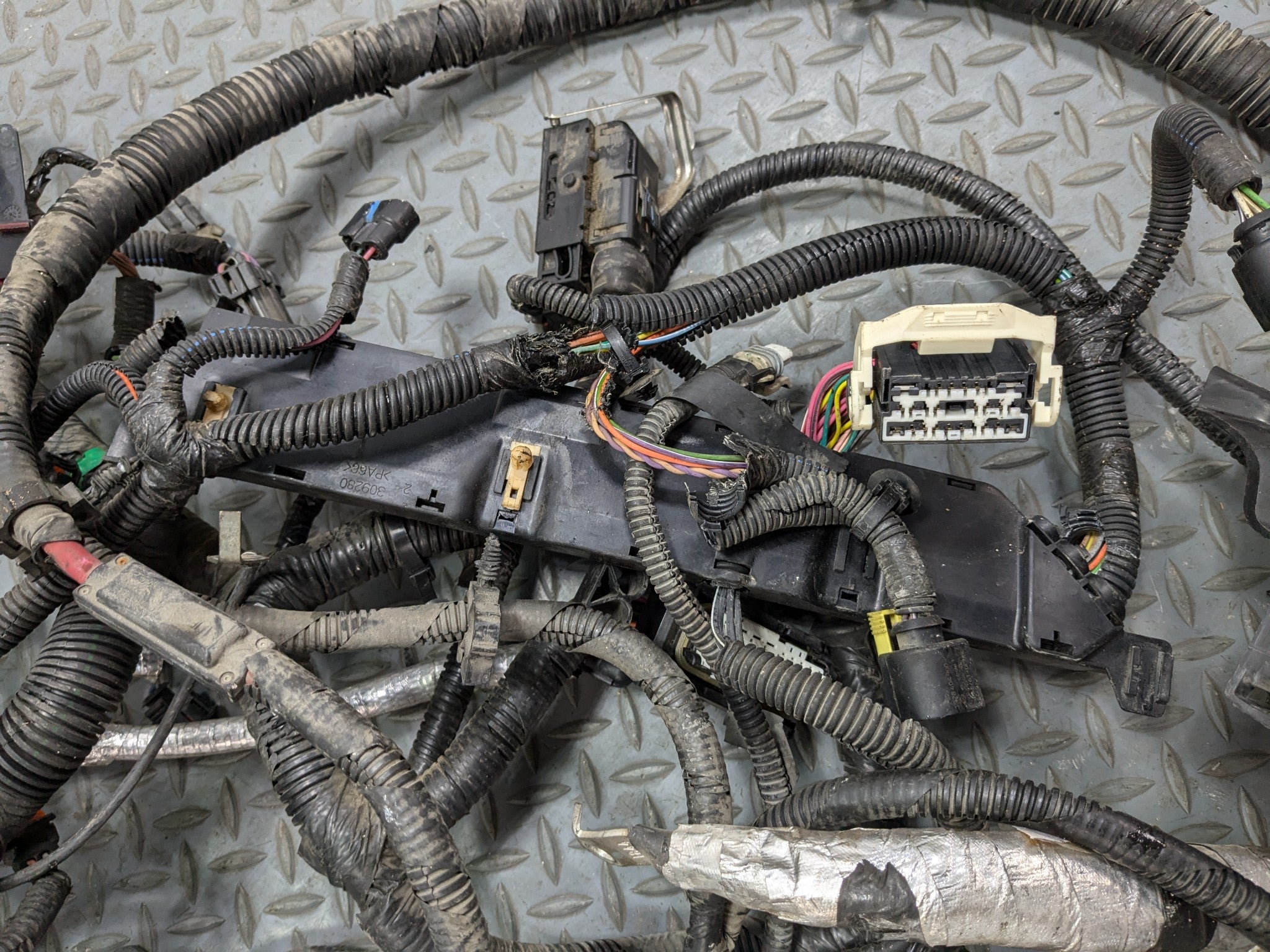 2005 - 2007 OEM CADILLAC CTS ENGINE MOTOR WIRE HARNESS CABLE AND CONNECTOR