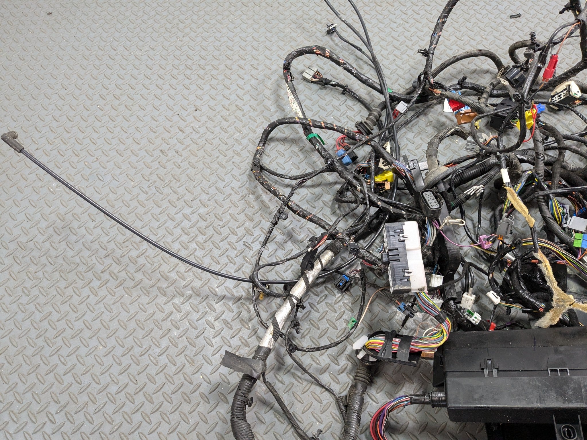 2005 - 2007 OEM CADILLAC CTS INTERIOR BODY WIRE HARNESS CABLE AND CONNECTOR
