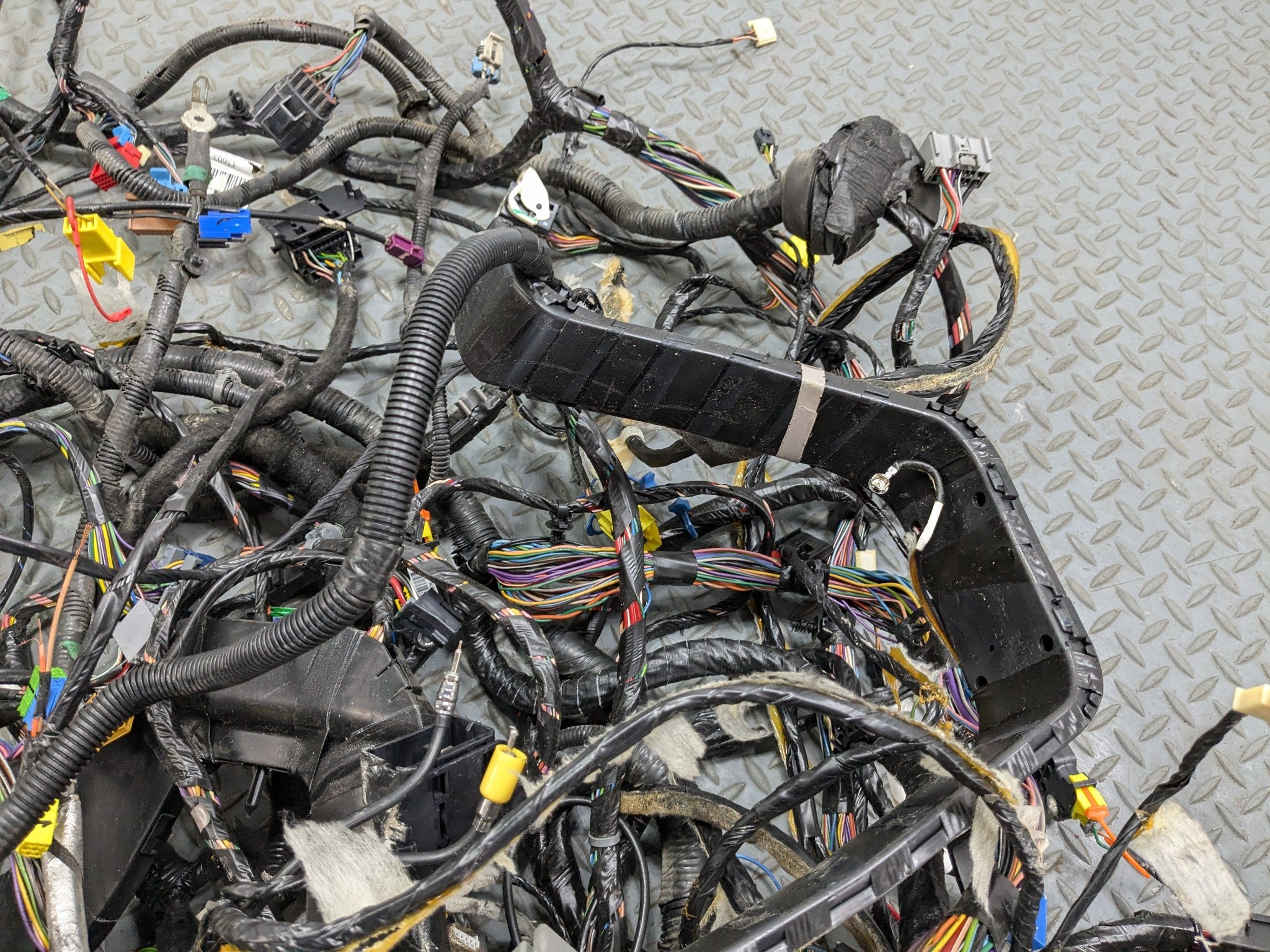 2005 - 2007 OEM CADILLAC CTS INTERIOR BODY WIRE HARNESS CABLE AND CONNECTOR