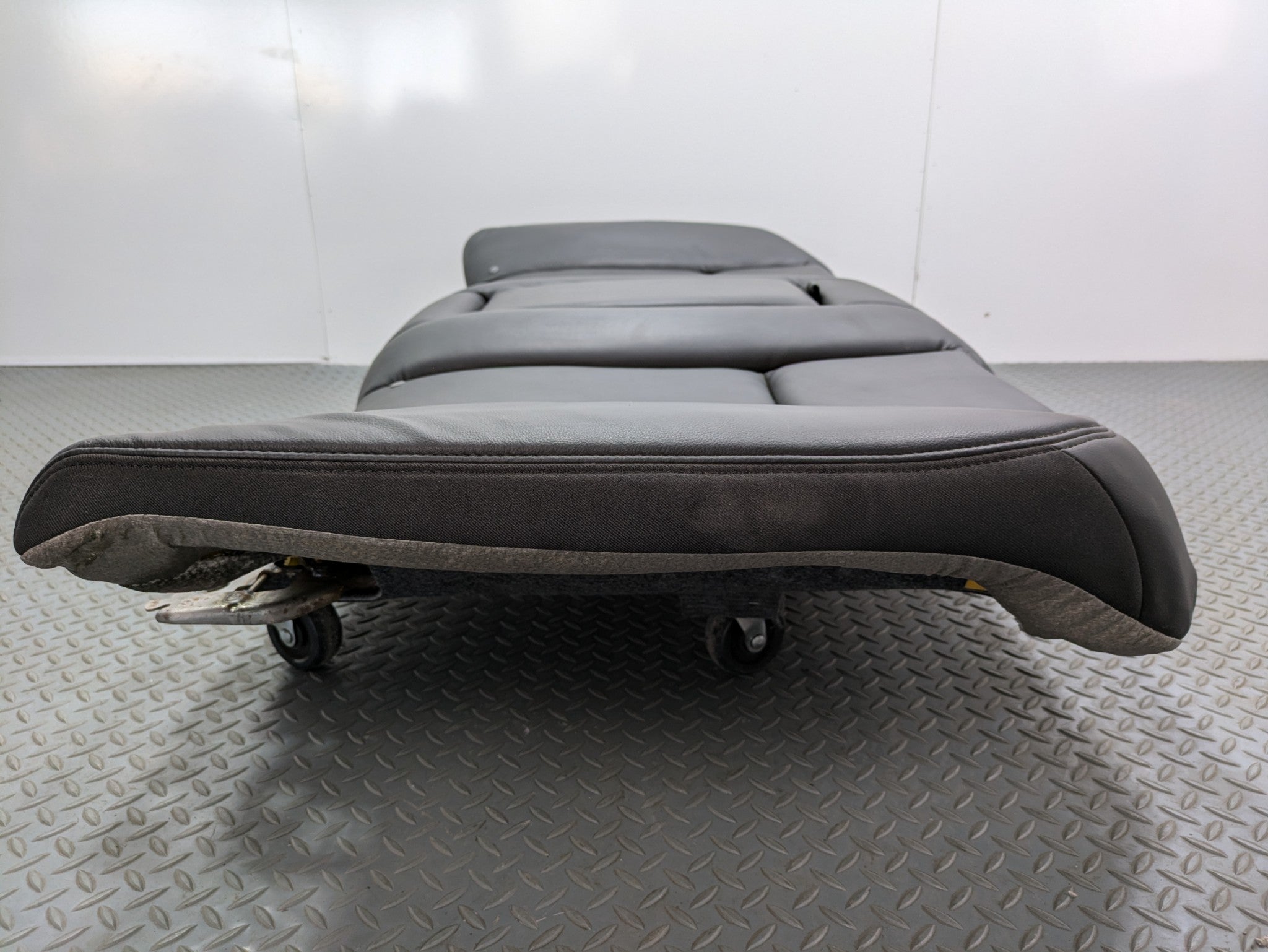 2005 - 2007 OEM CADILLAC CTS REAR UPPER BACK SEAT CUSHION LEATHER BLACK