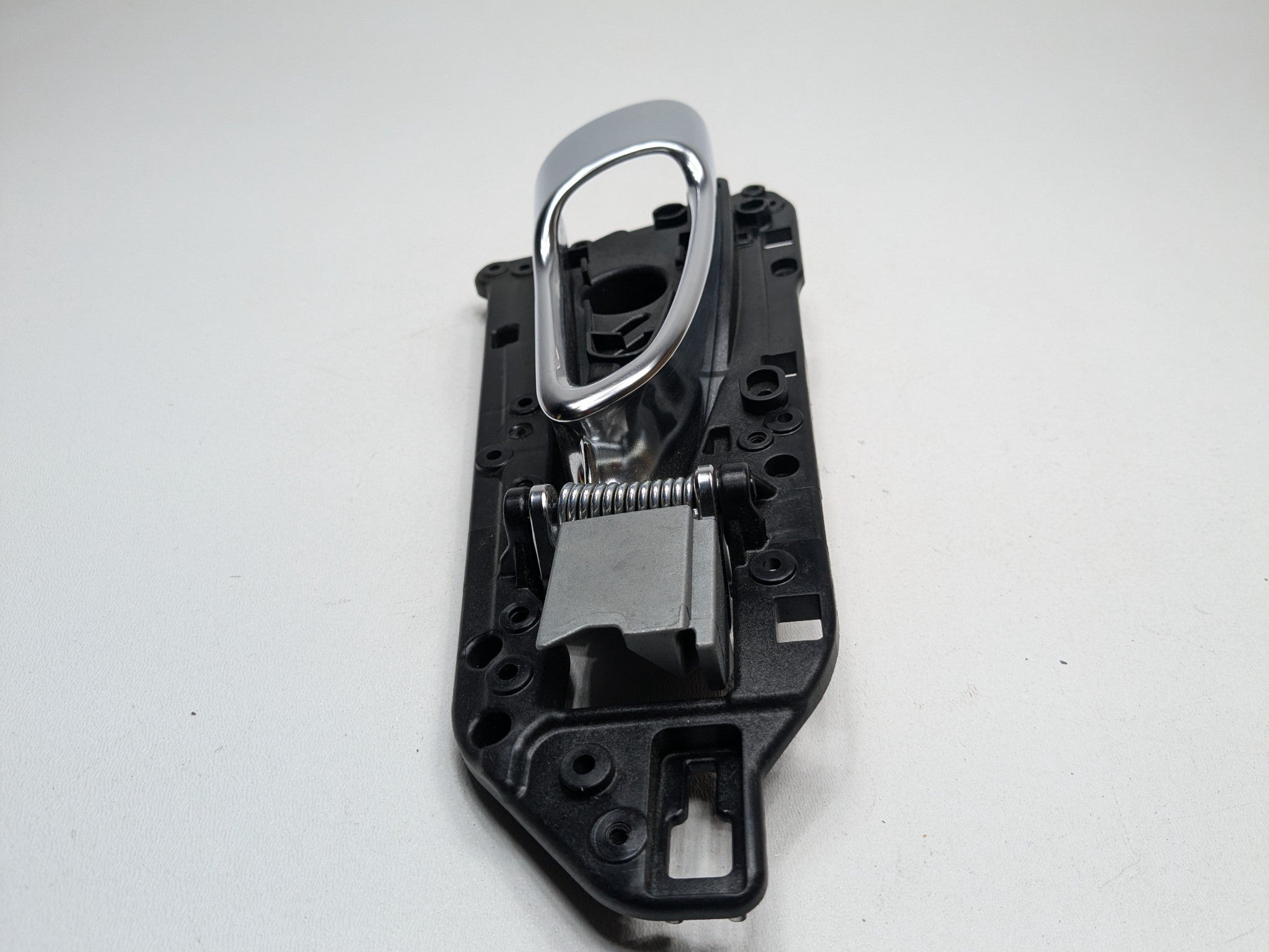 2011 - 2014 OEM PORSCHE CAYENNE REAR RIGHT PASSENGER SIDE INTERIOR DOOR HANDLE
