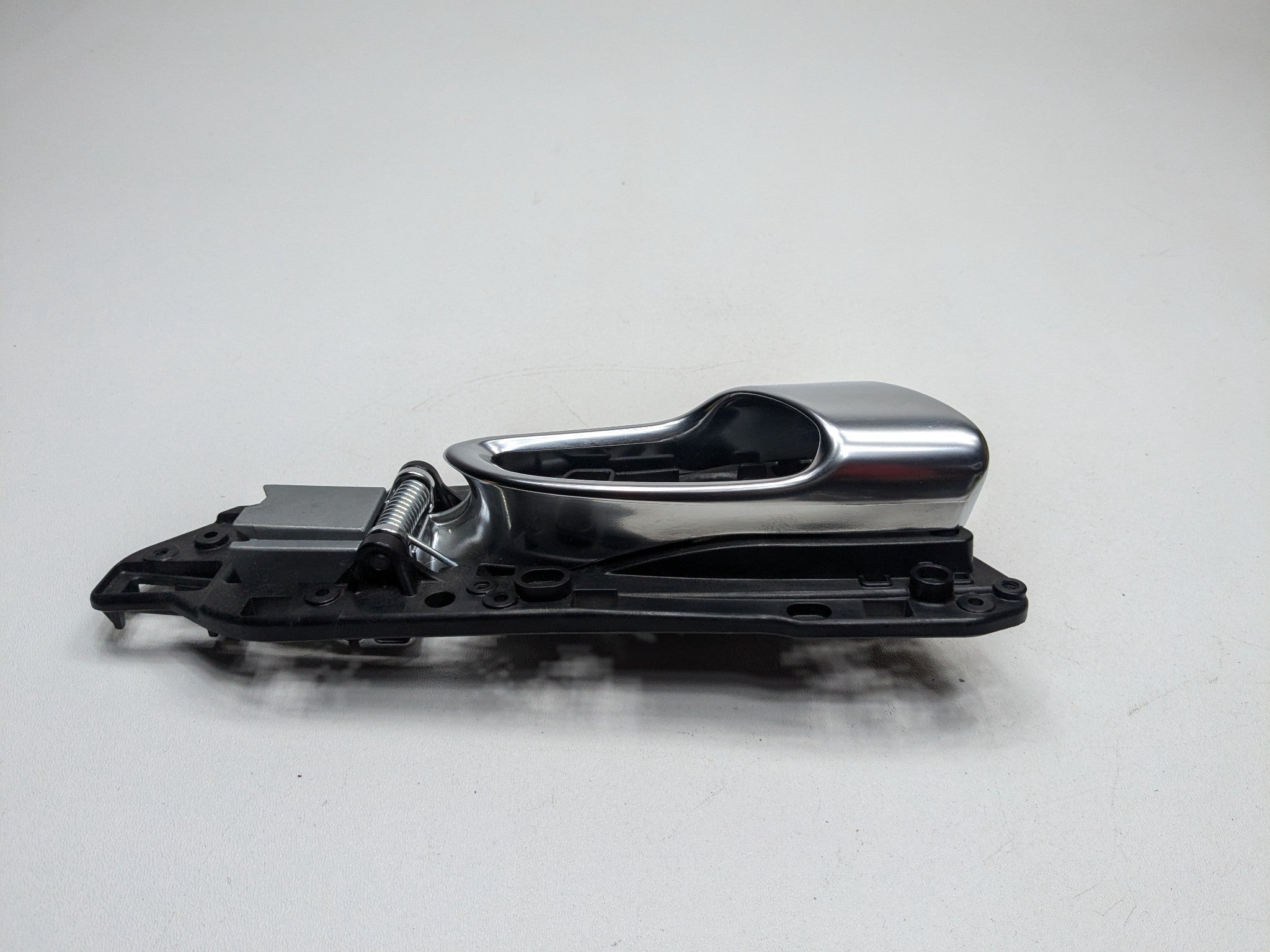 2011 - 2014 OEM PORSCHE CAYENNE REAR RIGHT PASSENGER SIDE INTERIOR DOOR HANDLE