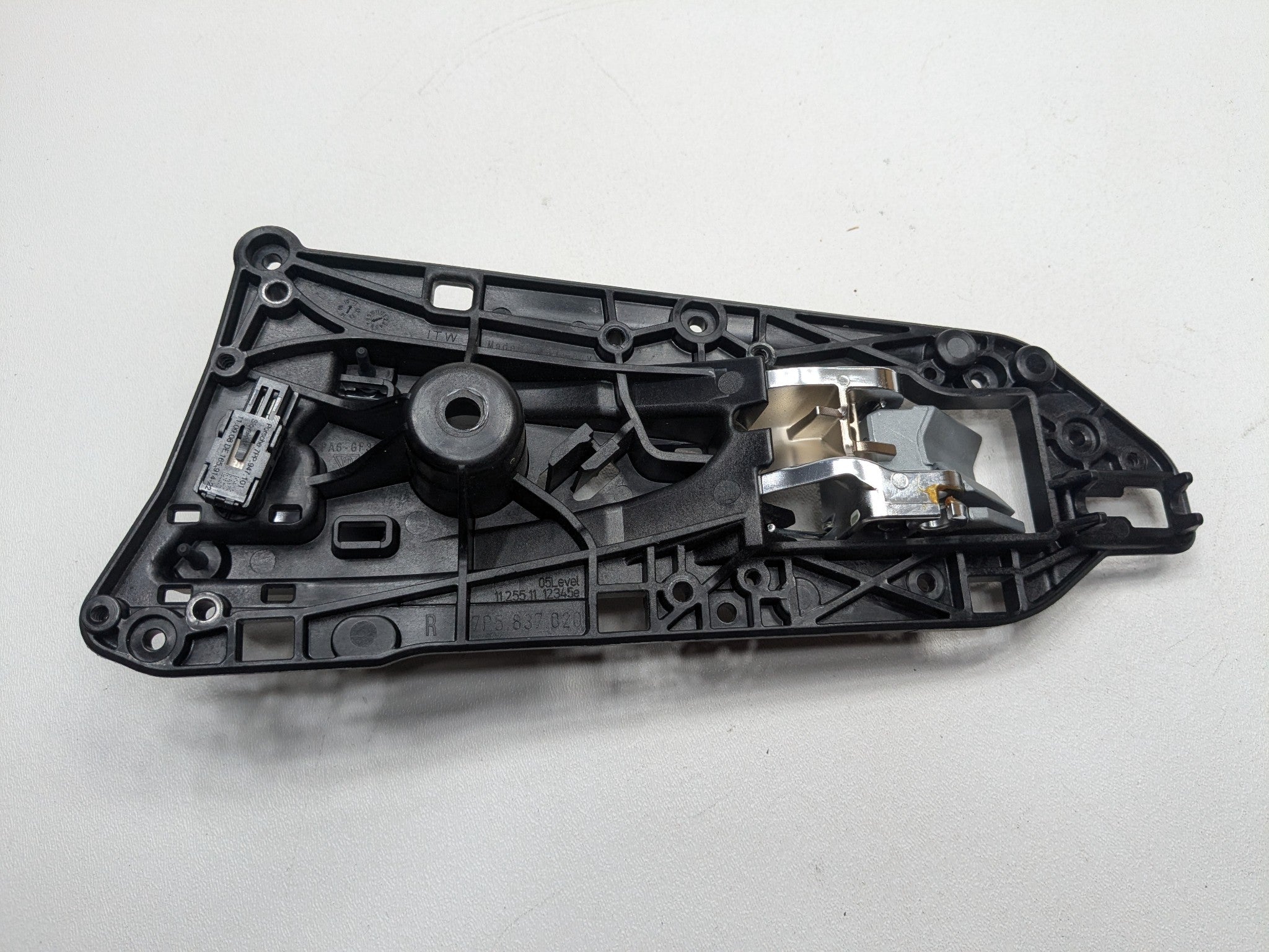 2011 - 2014 OEM PORSCHE CAYENNE REAR RIGHT PASSENGER SIDE INTERIOR DOOR HANDLE