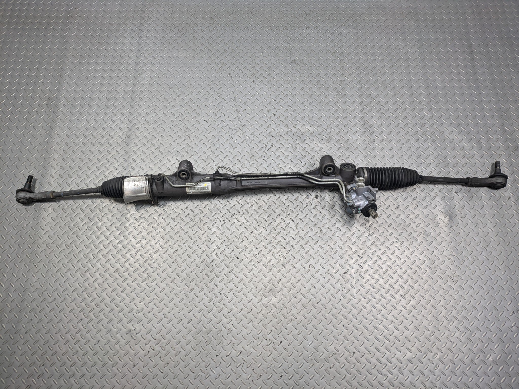 2011 - 2014 OEM PORSCHE CAYENNE POWER STEERING GEAR RACK AND PINION ASSEMBLY