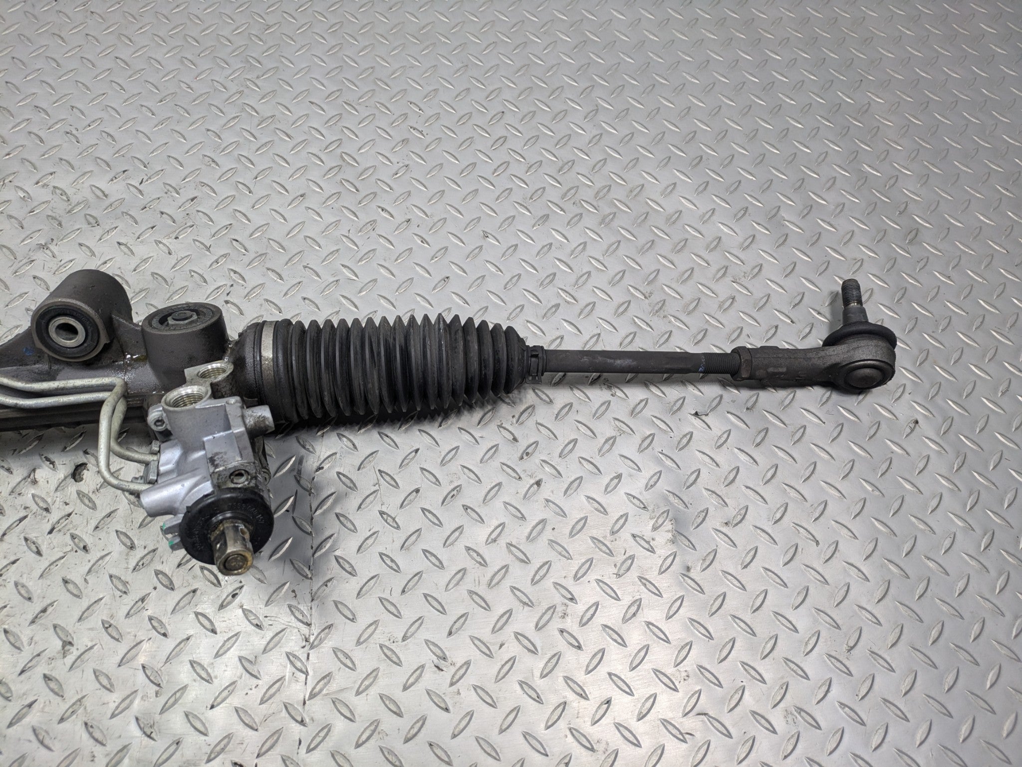 2011 - 2014 OEM PORSCHE CAYENNE POWER STEERING GEAR RACK AND PINION ASSEMBLY