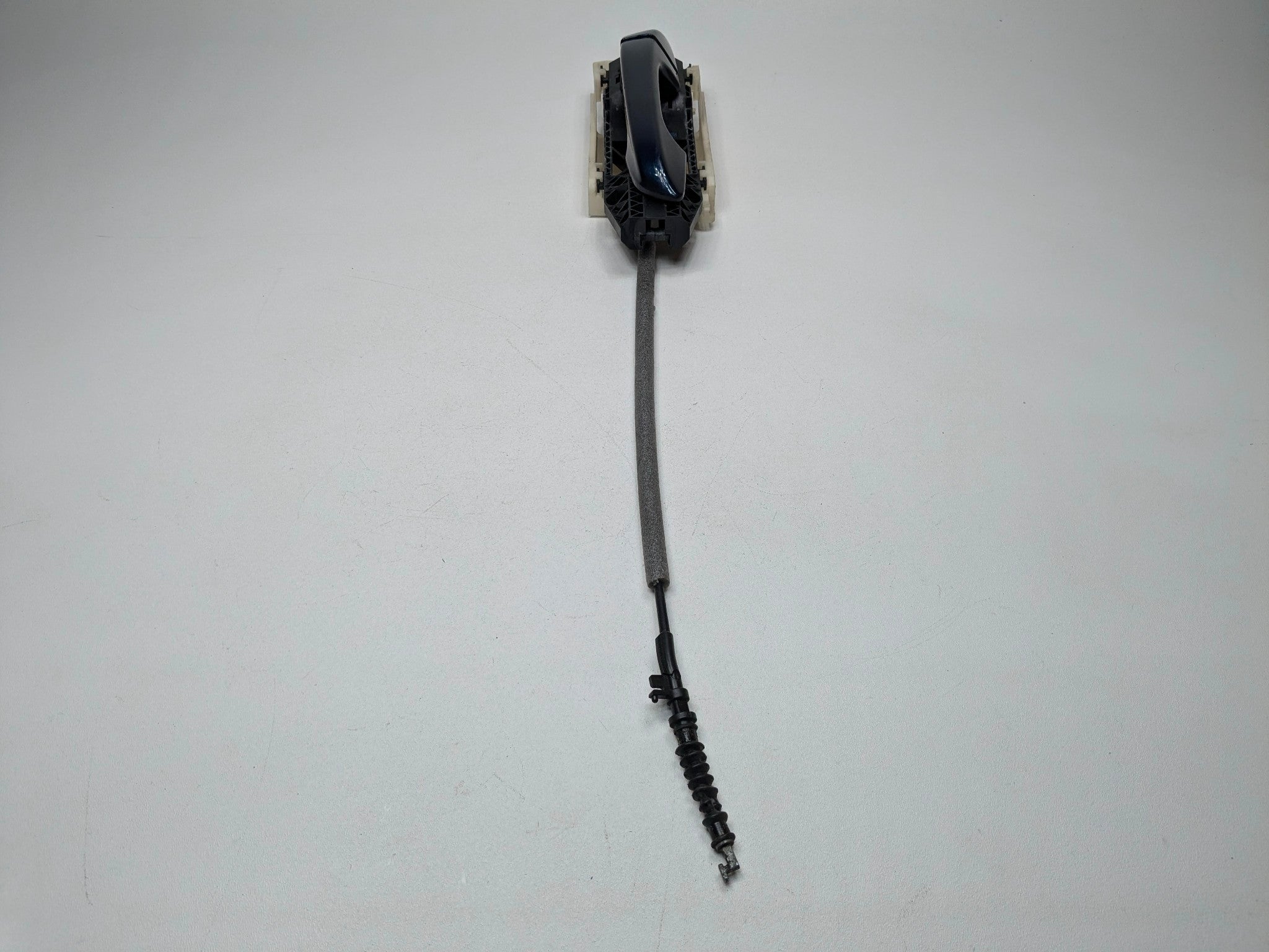 2011 - 2014 OEM PORSCHE CAYENNE REAR RIGHT PASSENGER SIDE EXTERIOR DOOR HANDLE