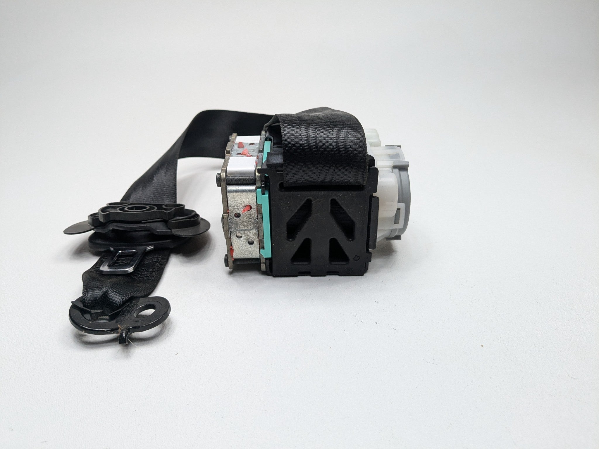 2011 - 2014 OEM PORSCHE CAYENNE REAR LEFT DRIVER SIDE SEAT BELT RETRACTOR