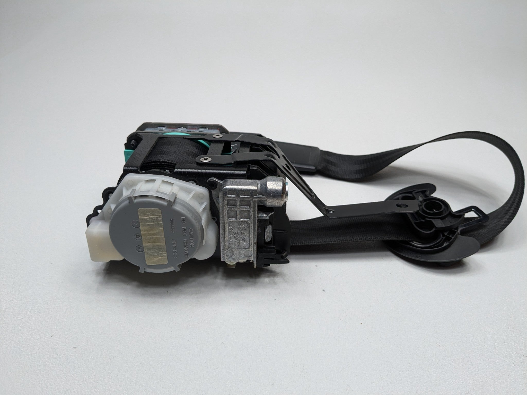 2011 - 2014 OEM PORSCHE CAYENNE FRONT LEFT DRIVER SIDE SEAT BELT RETRACTOR