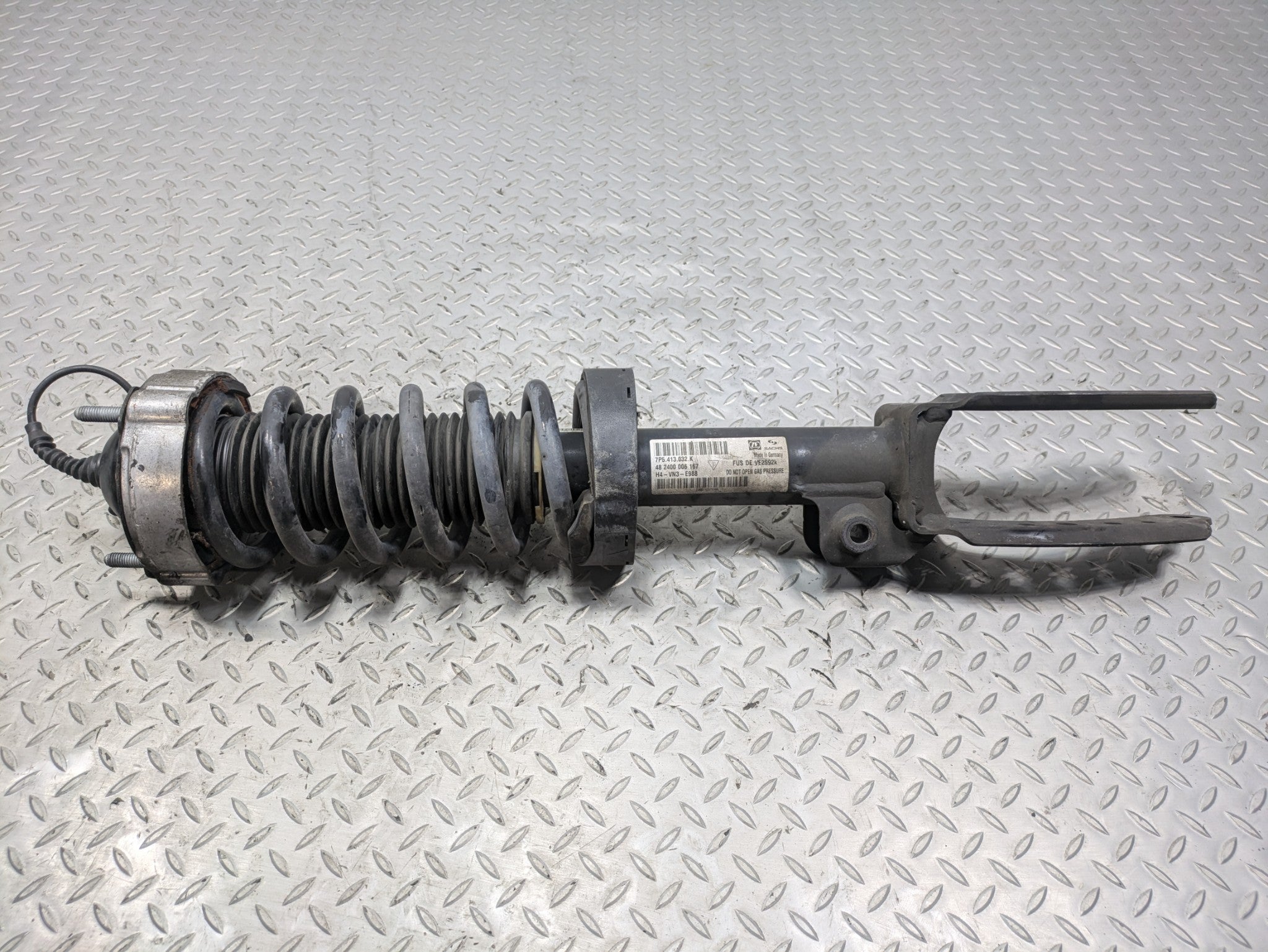 11 - 14 OEM PORSCHE CAYENNE FRONT RIGHT SIDE SUSPENSION SHOCK STRUT COIL SPRING