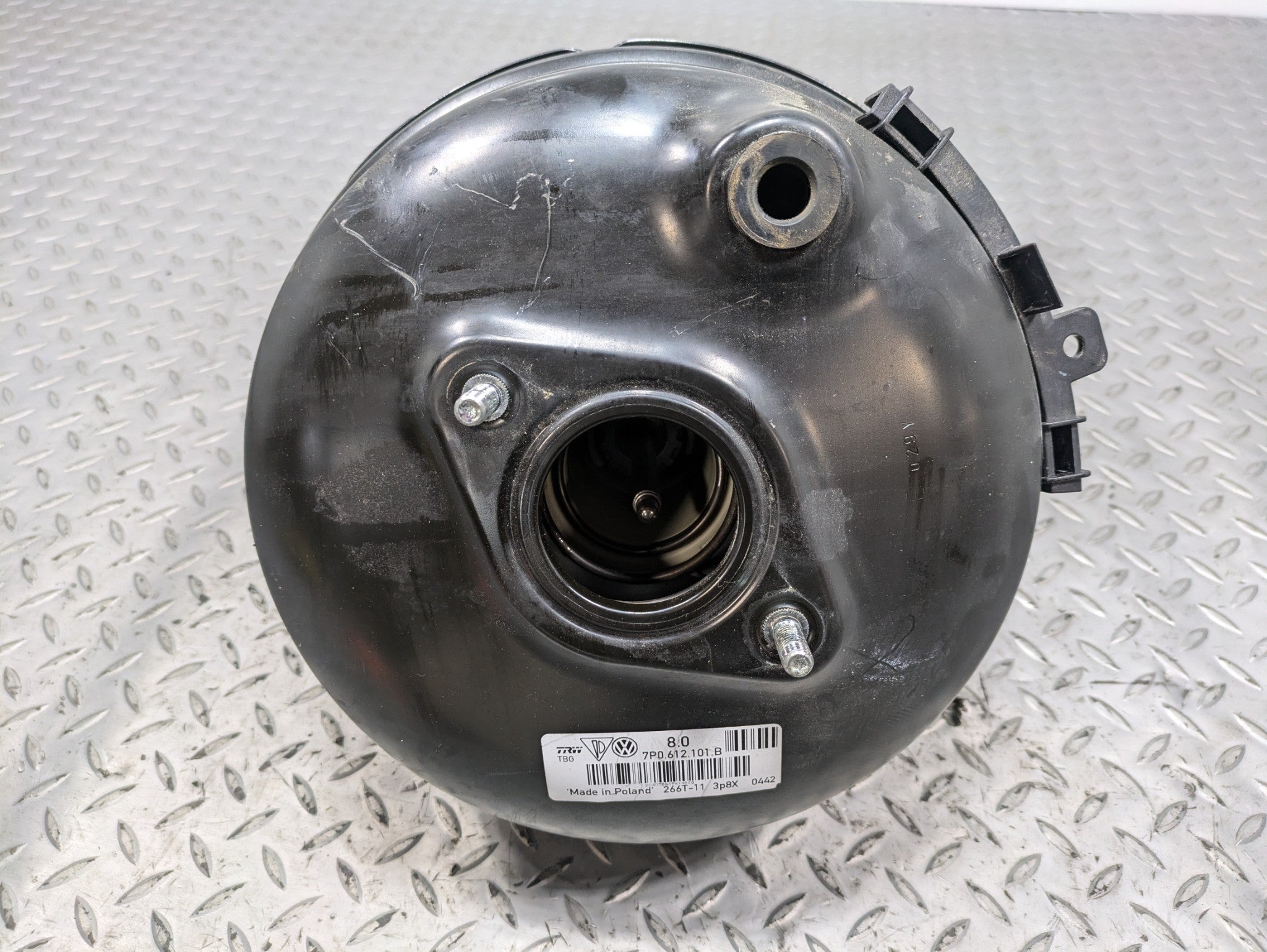 2011 - 2014 OEM PORSCHE CAYENNE POWER BRAKE BOOSTER WITHOUT MASTER CYLINDER