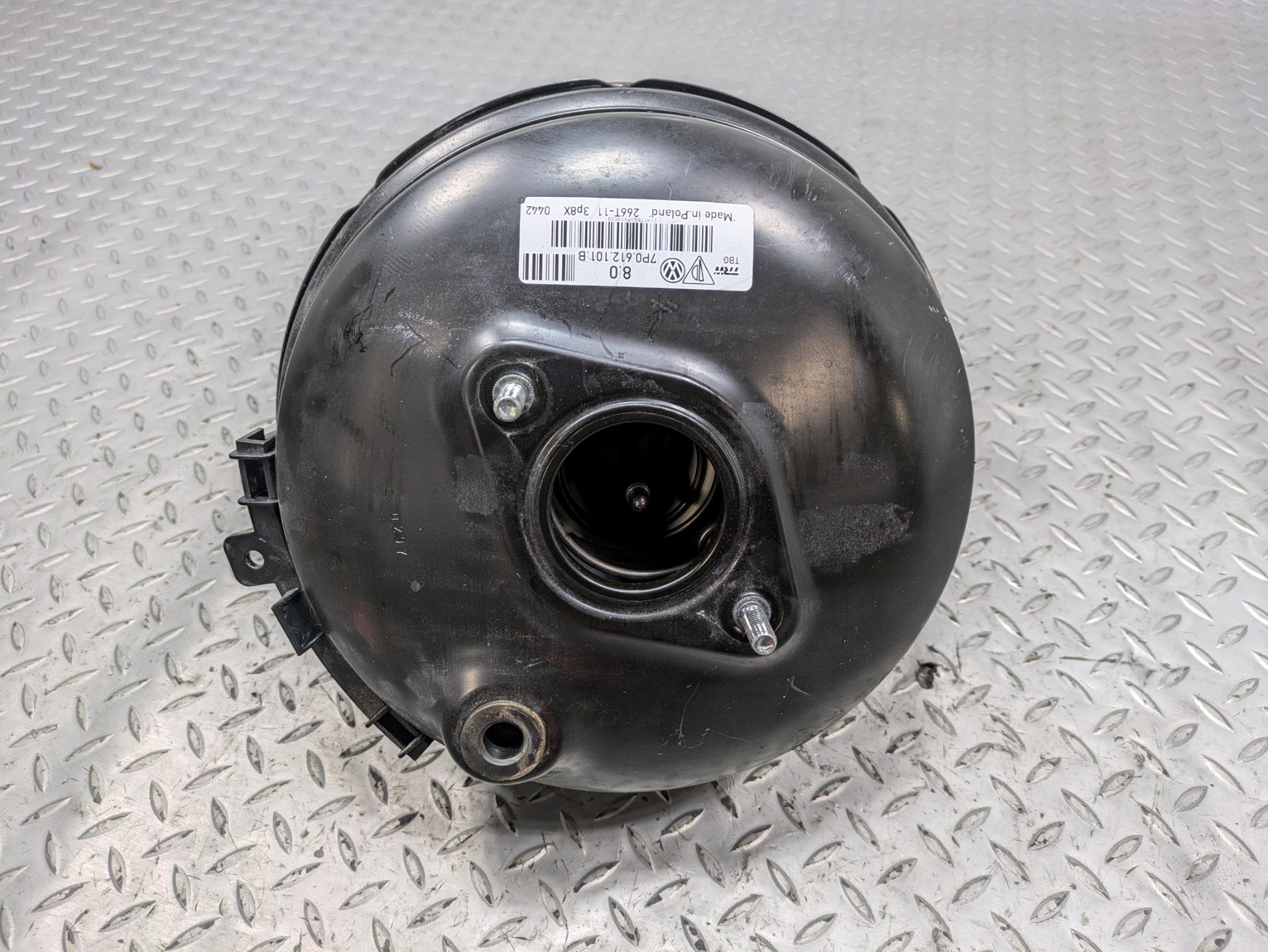 2011 - 2014 OEM PORSCHE CAYENNE POWER BRAKE BOOSTER WITHOUT MASTER CYLINDER