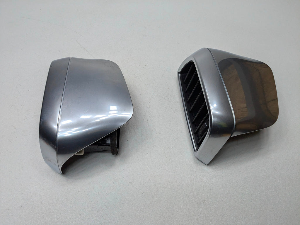 11 - 14 OEM PORSCHE CAYENNE REAR CENTER CONSOLE RIGHT AND LEFT HEATER AC VENT