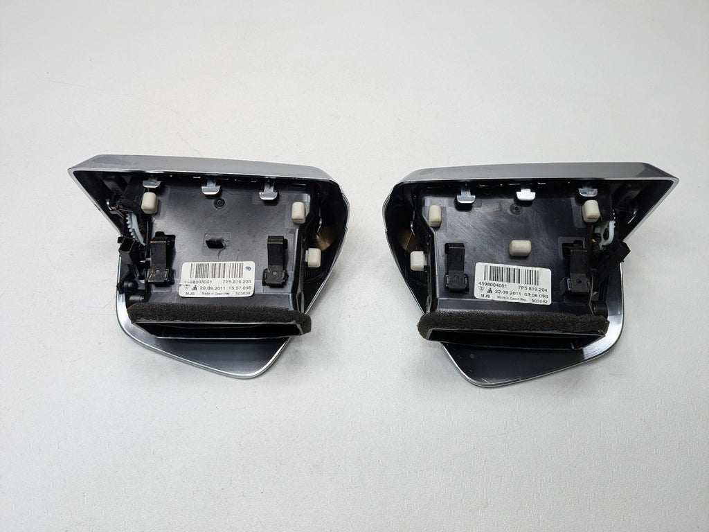 11 - 14 OEM PORSCHE CAYENNE REAR CENTER CONSOLE RIGHT AND LEFT HEATER AC VENT
