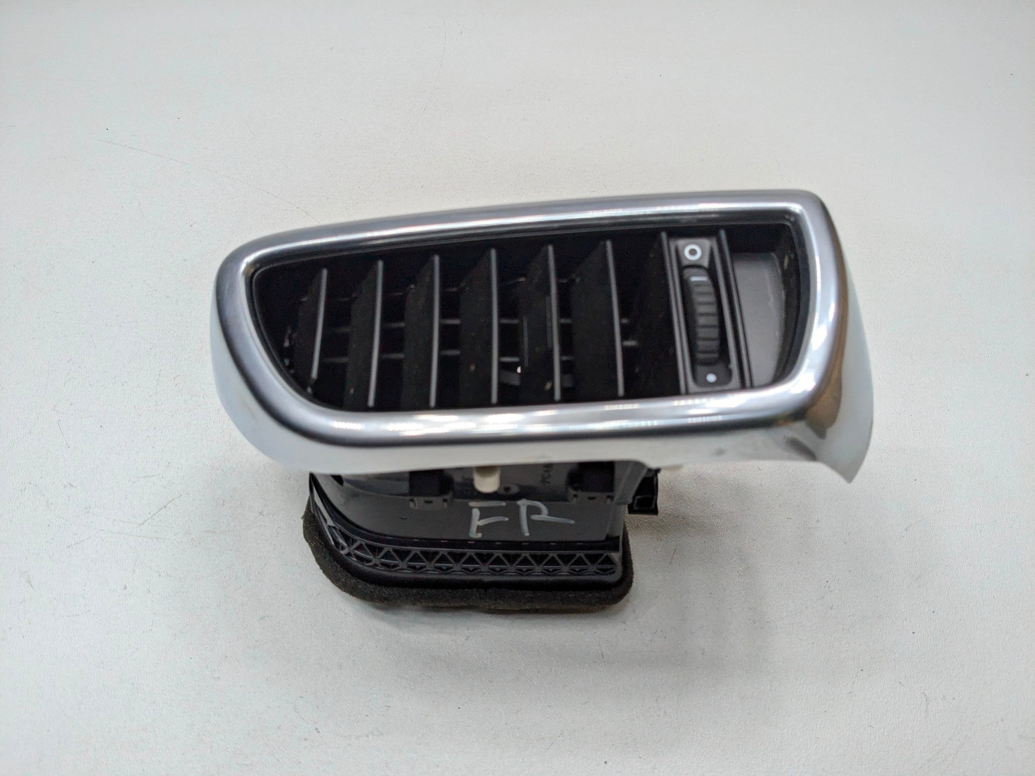 2011 - 2014 OEM PORSCHE CAYENNE FRONT RIGHT SIDE DASH HEATER AC VENT GRILLE