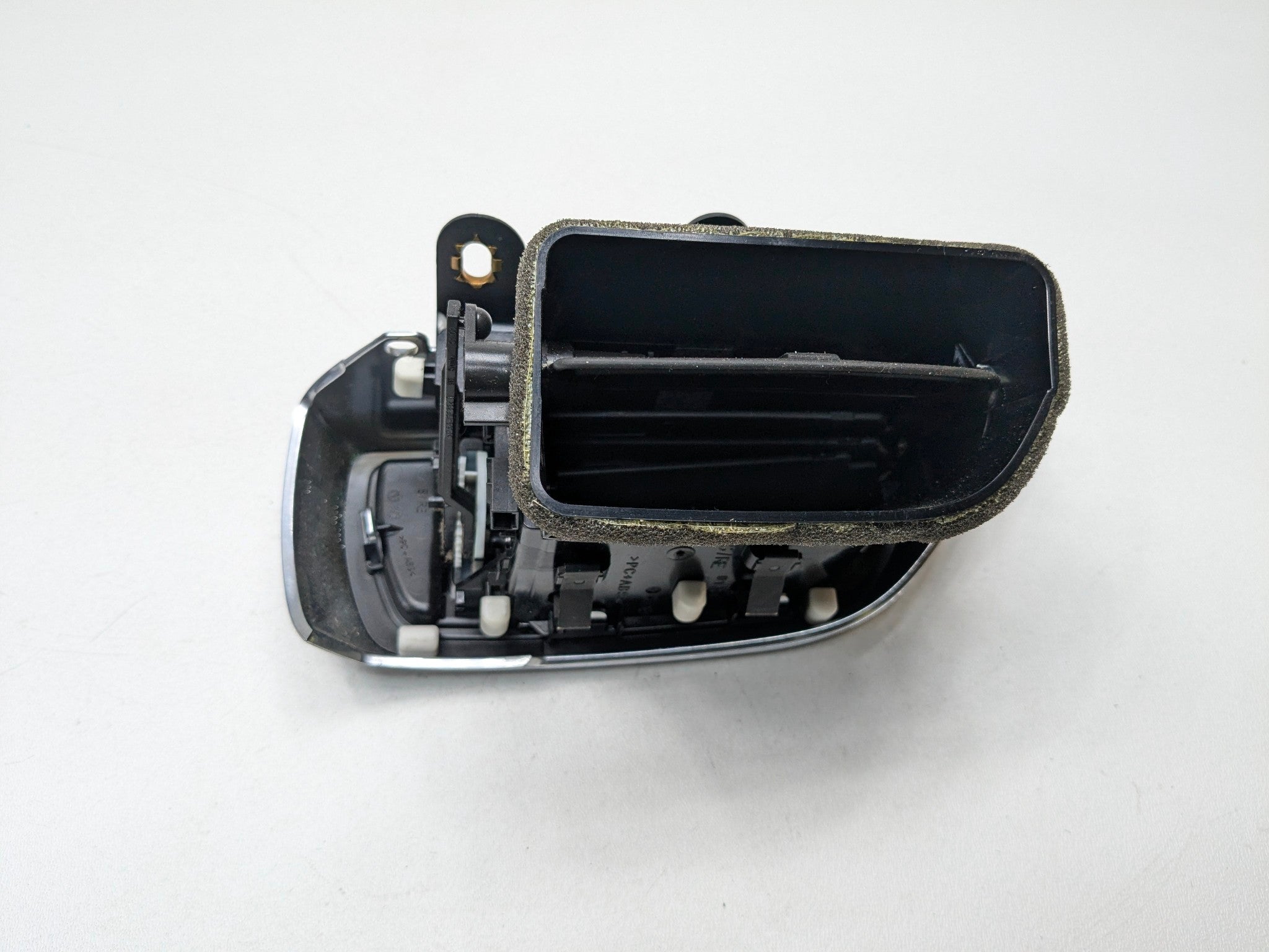 2011 - 2014 OEM PORSCHE CAYENNE FRONT RIGHT SIDE DASH HEATER AC VENT GRILLE