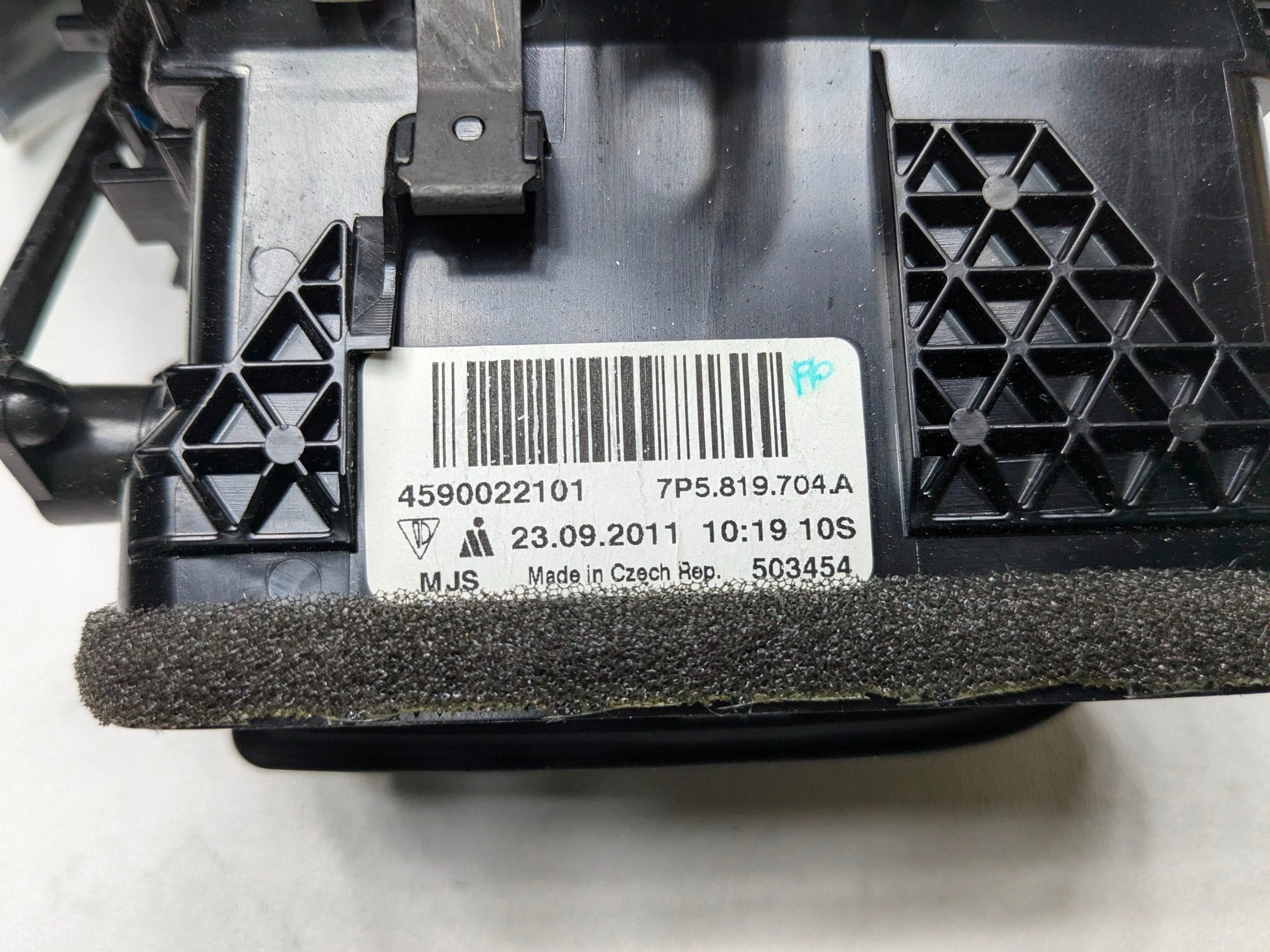 2011 - 2014 OEM PORSCHE CAYENNE FRONT RIGHT SIDE DASH HEATER AC VENT GRILLE