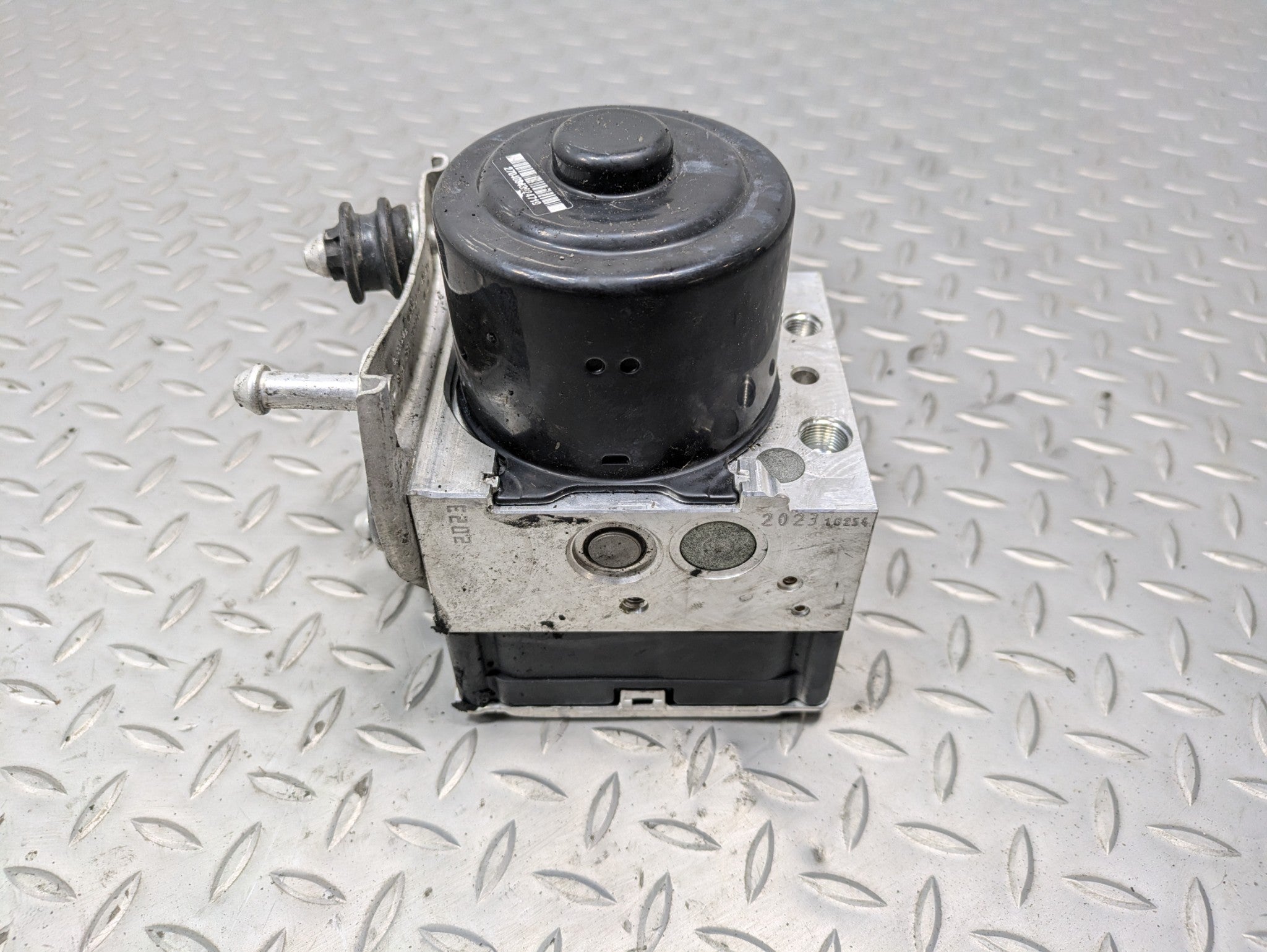 2011 - 2014 OEM PORSCHE CAYENNE ANTI LOCK BRAKE ACTUATOR PUMP PARTS ASSEMBLY
