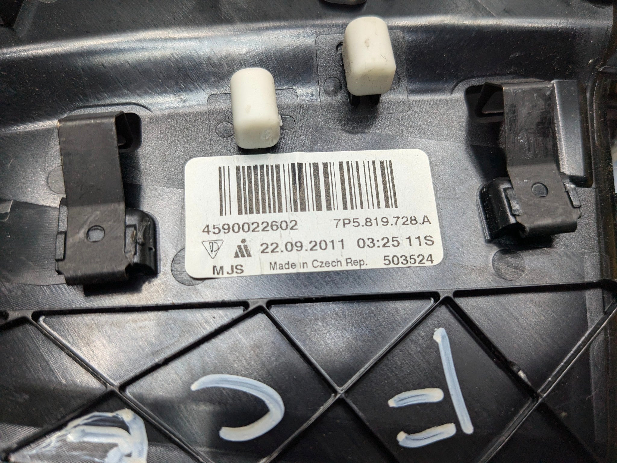 11 - 14 OEM PORSCHE CAYENNE FRONT CENTER RIGHT AND LEFT SIDE DASH HEATER AC VENT