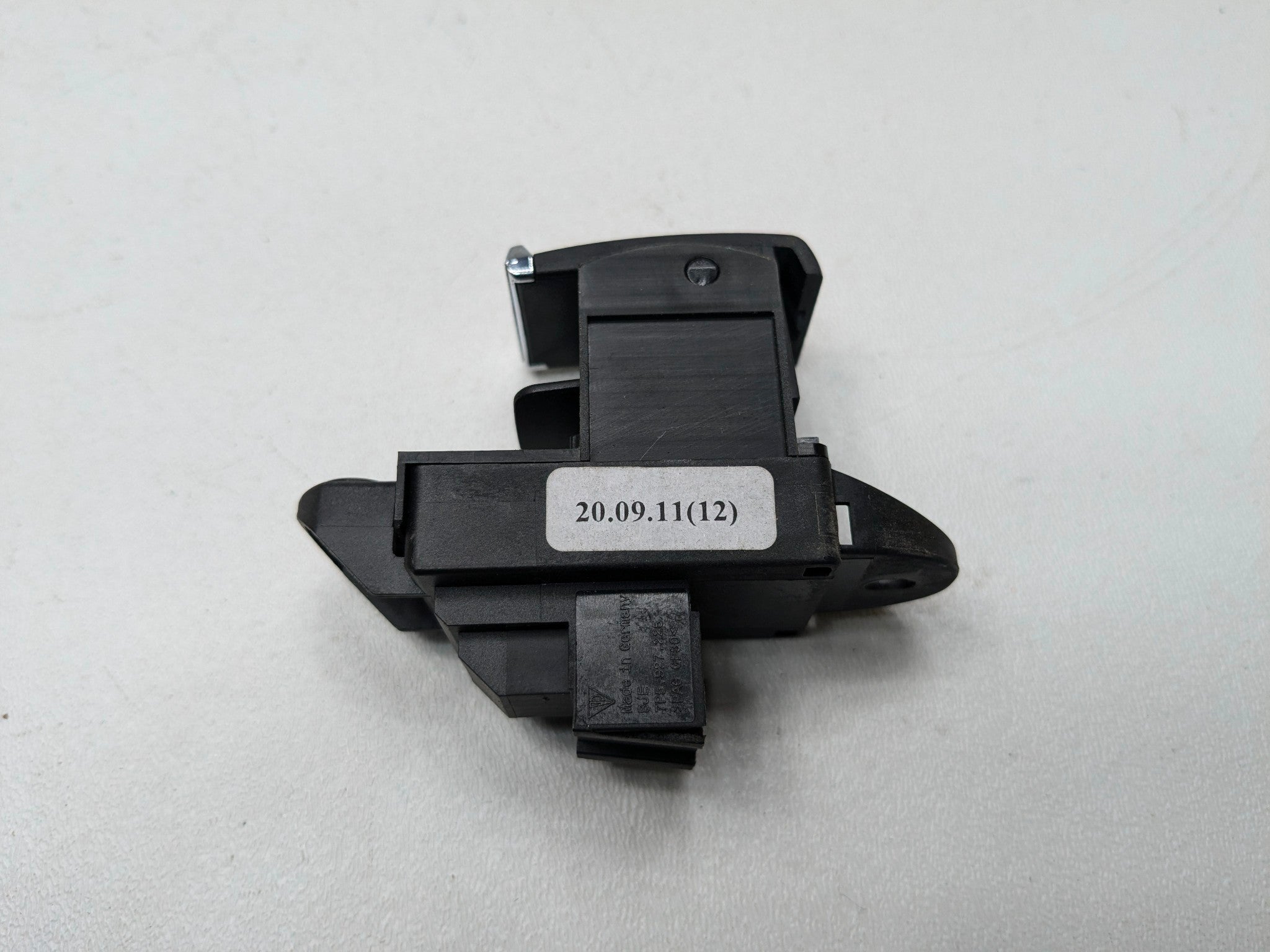 2011 - 2014 OEM PORSCHE CAYENNE EMERGENCY PARKING BRAKE CONTROL SWITCH BUTTON