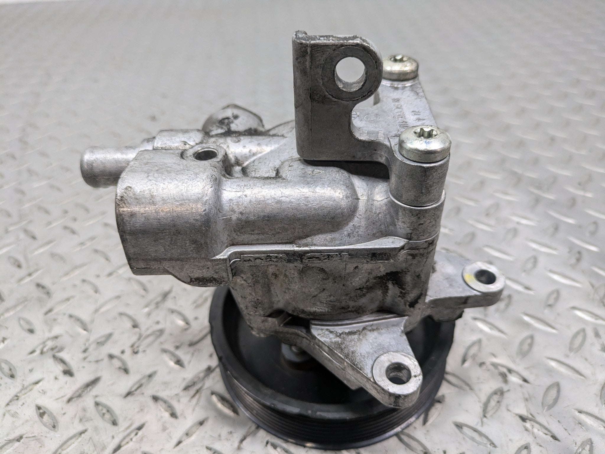 2011 - 2014 OEM PORSCHE CAYENNE POWER STEERING PUMP MOTOR ASSEMBLY