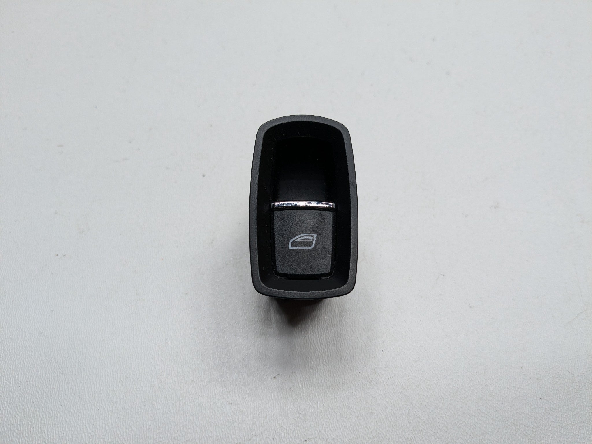 2011 - 2014 OEM PORSCHE CAYENNE REAR LEFT DRIVER SIDE DOOR WINDOW CONTROL SWITCH