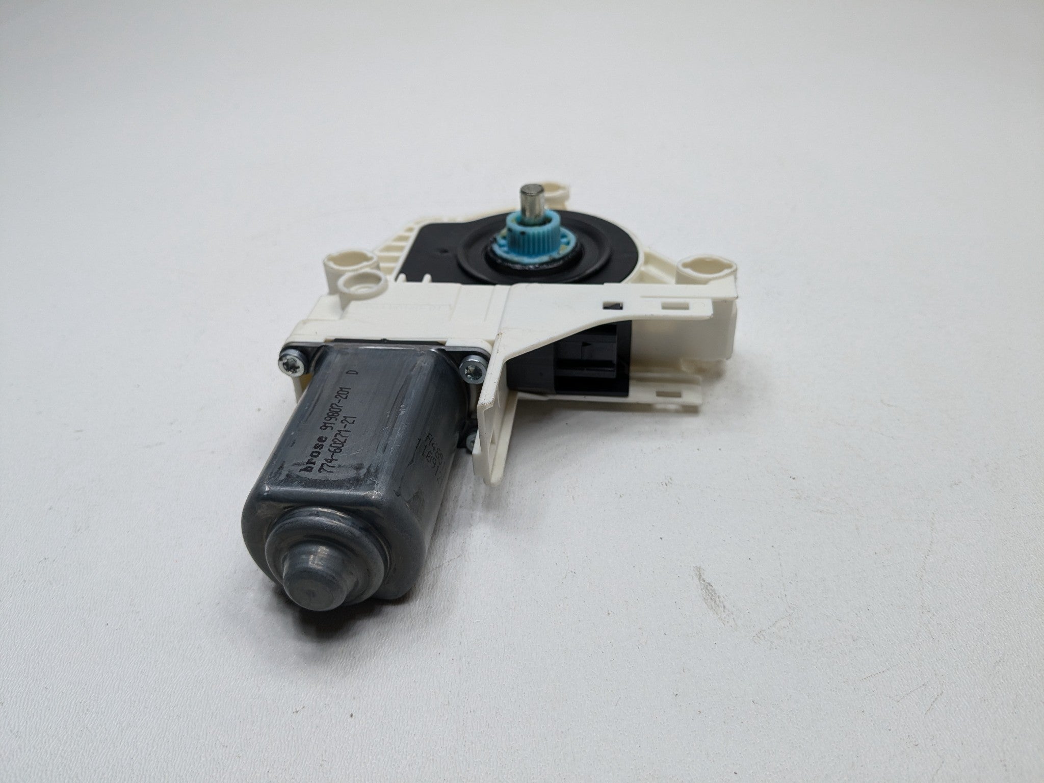 2011 - 2014 OEM PORSCHE CAYENNE FRONT RIGHT PASSENGER SIDE POWER WINDOW MOTOR
