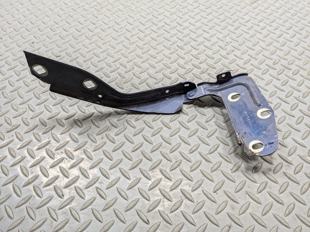 11 - 14 OEM PORSCHE CAYENNE FRONT RIGHT PASSENGER SIDE HOOD BONNET HINGE BRACKET