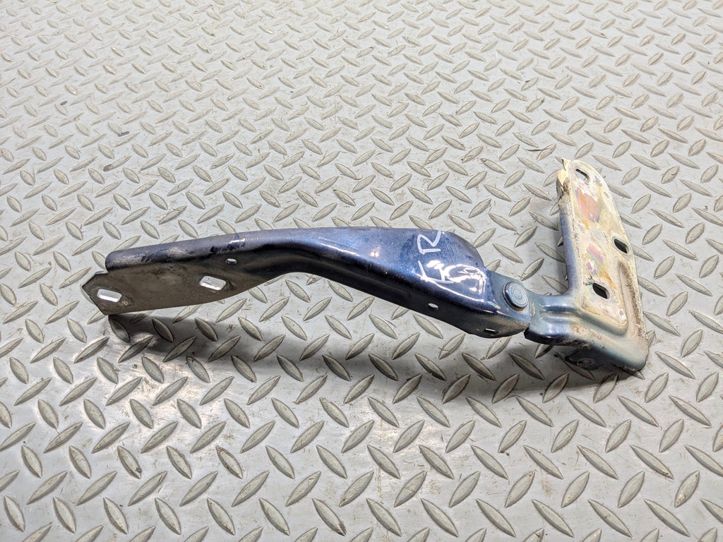 11 - 14 OEM PORSCHE CAYENNE FRONT RIGHT PASSENGER SIDE HOOD BONNET HINGE BRACKET