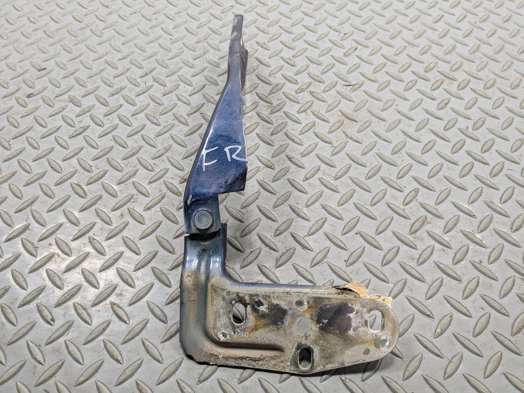 11 - 14 OEM PORSCHE CAYENNE FRONT RIGHT PASSENGER SIDE HOOD BONNET HINGE BRACKET