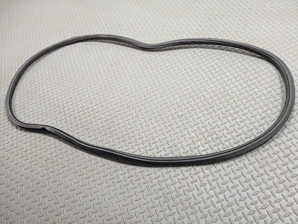 11 - 14 OEM PORSCHE CAYENNE FRONT RIGHT PASSENGER SIDE WEATHER STRIPPING RUBBER