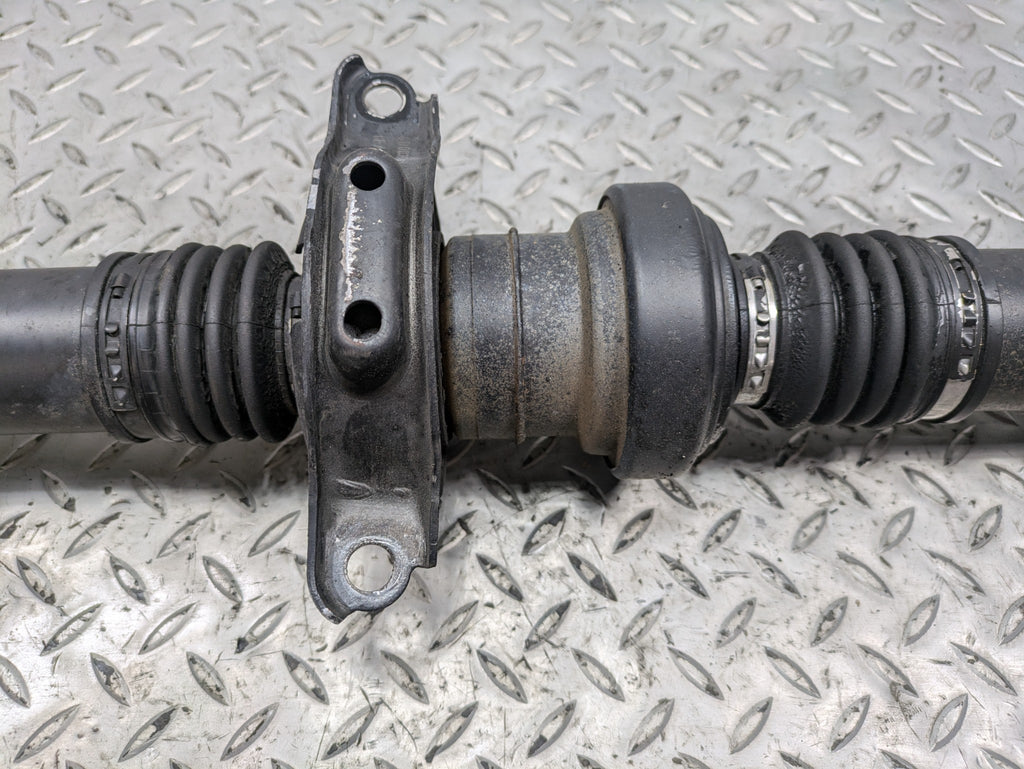 2011 - 2014 OEM PORSCHE CAYENNE REAR DRIVESHAFT CARDON PROPELLER 4.8L