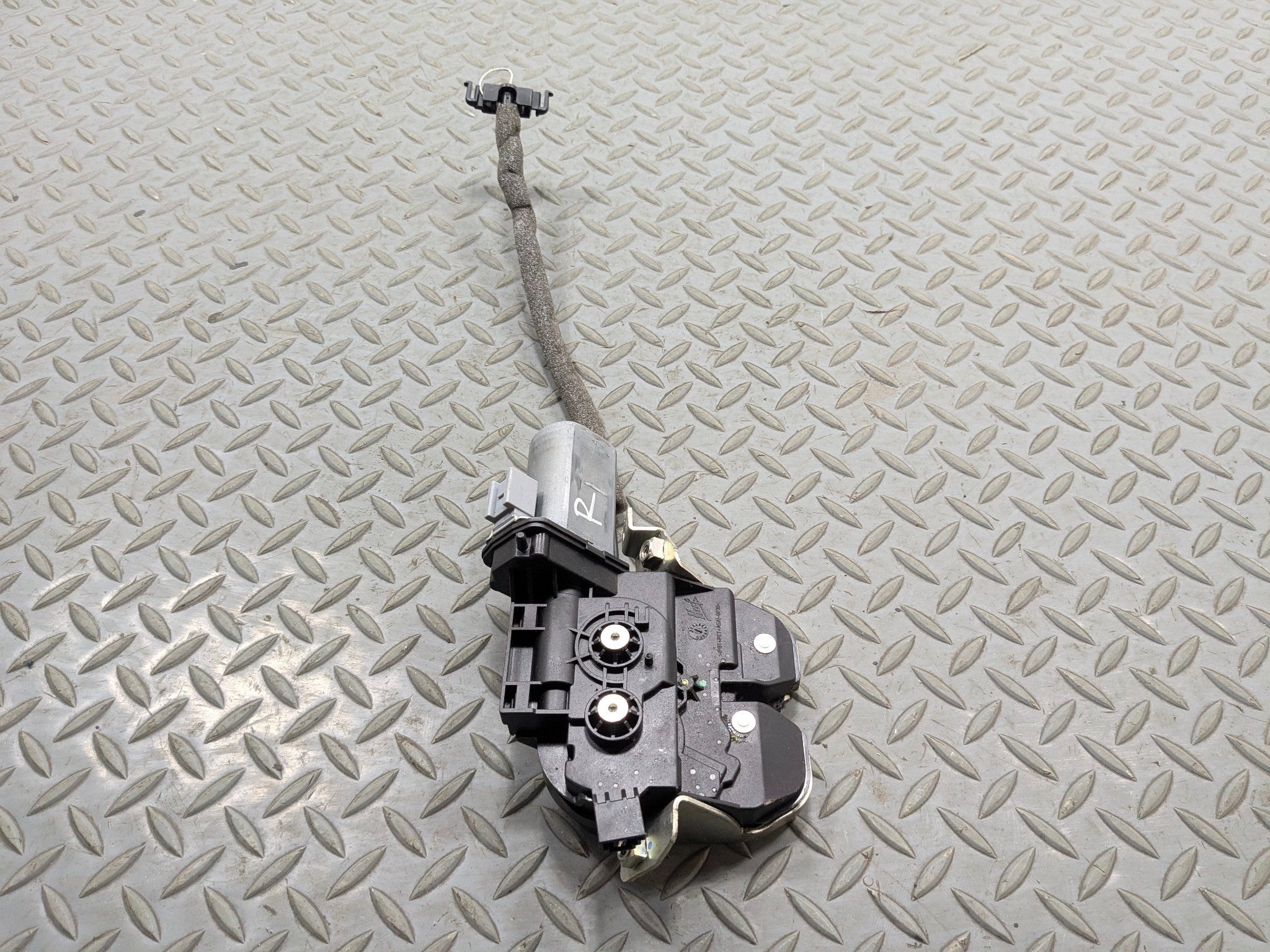 2011 - 2014 OEM PORSCHE CAYENNE REAR TRUNK HATCH LID LATCH LOCK RELEASE ACTUATOR