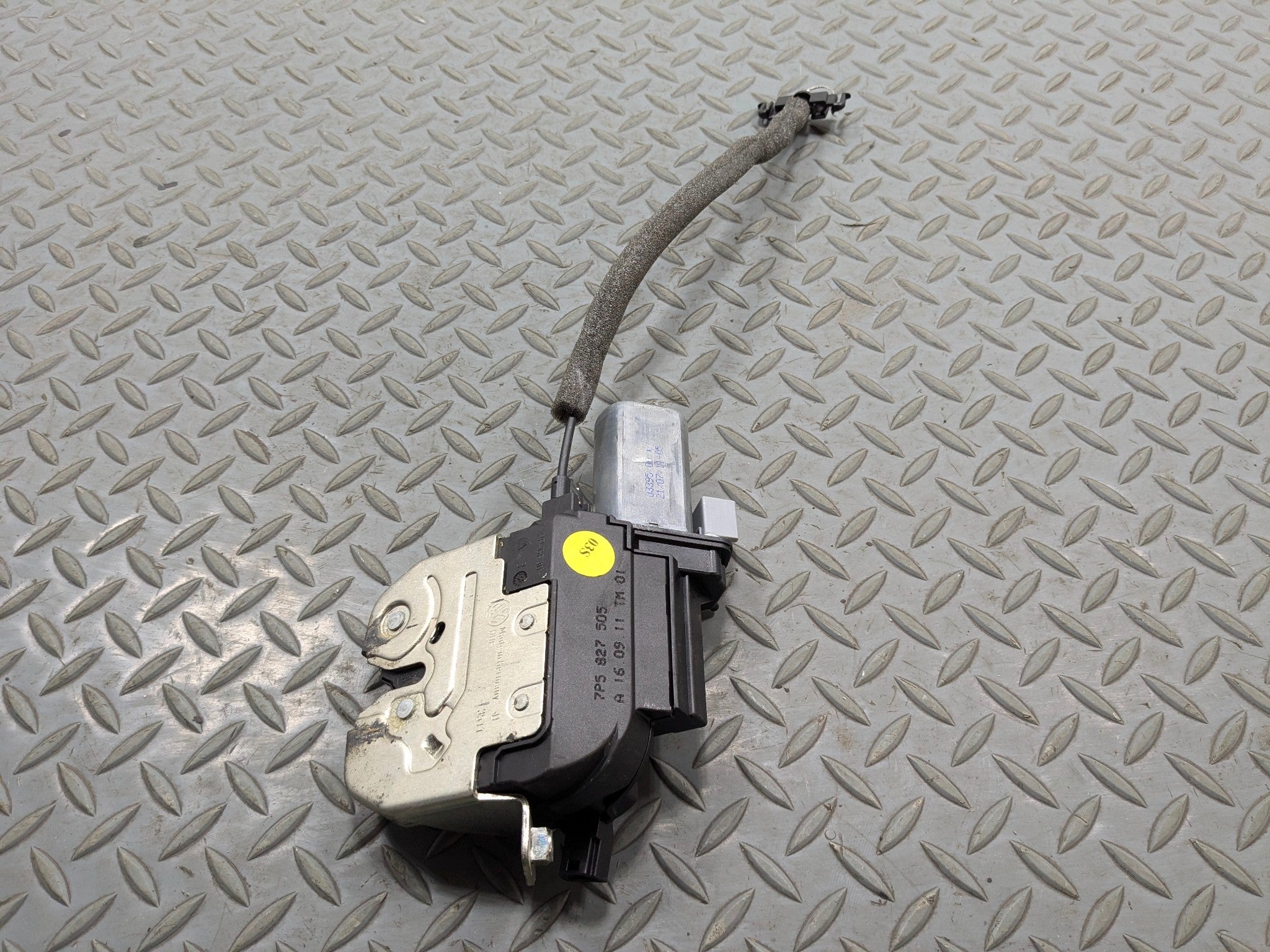 2011 - 2014 OEM PORSCHE CAYENNE REAR TRUNK HATCH LID LATCH LOCK RELEASE ACTUATOR