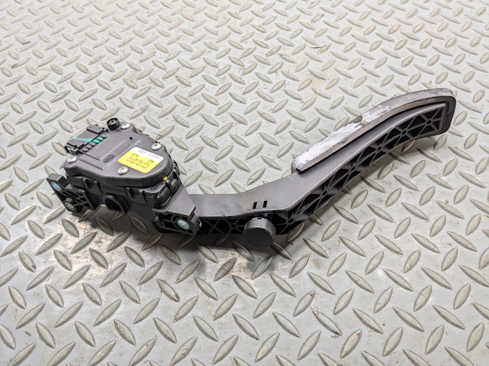 2011 - 2014 OEM PORSCHE CAYENNE ACCELERATOR THROTTLE FUEL GAS PEDAL WITH SENSOR