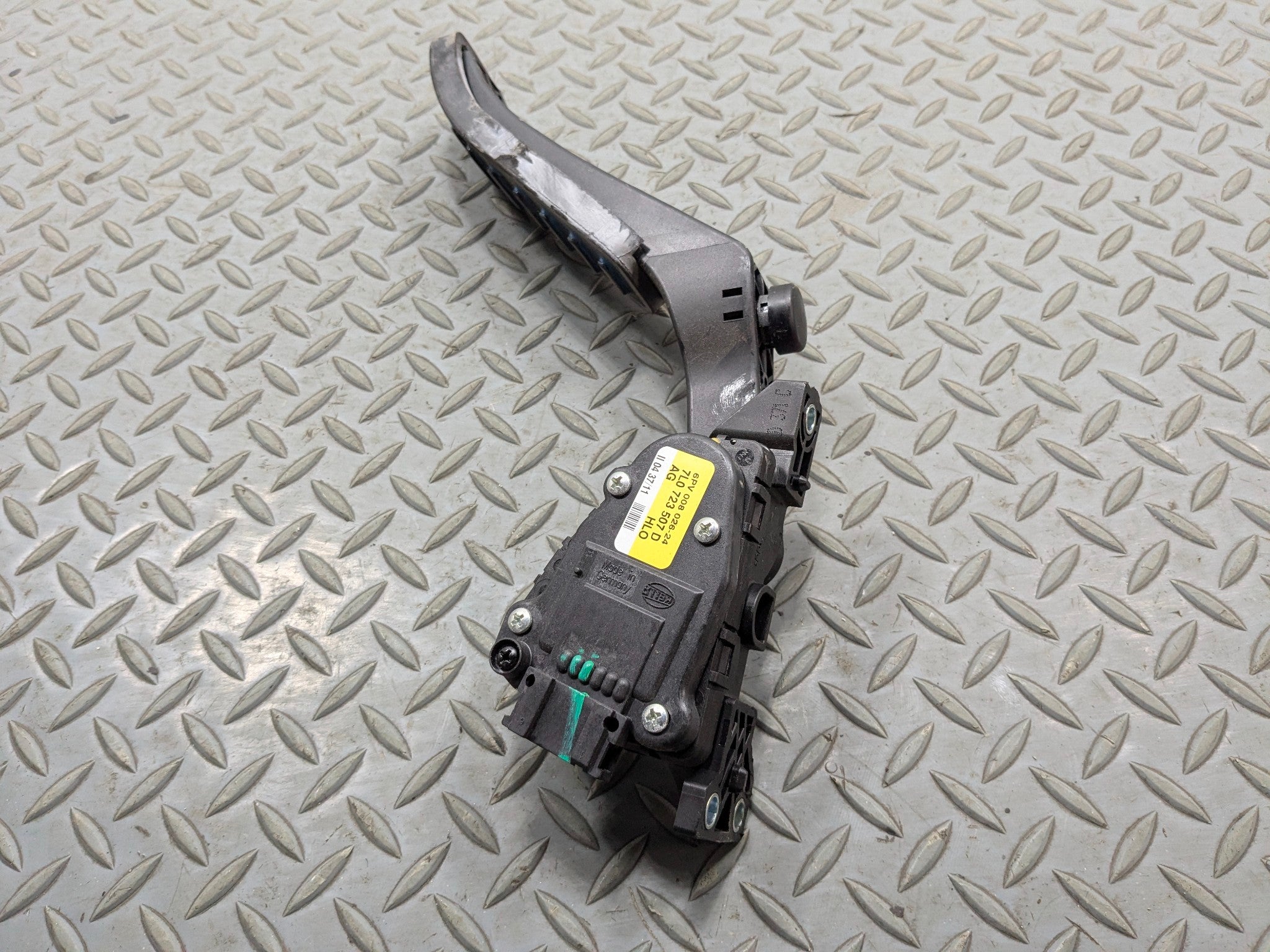 2011 - 2014 OEM PORSCHE CAYENNE ACCELERATOR THROTTLE FUEL GAS PEDAL WITH SENSOR