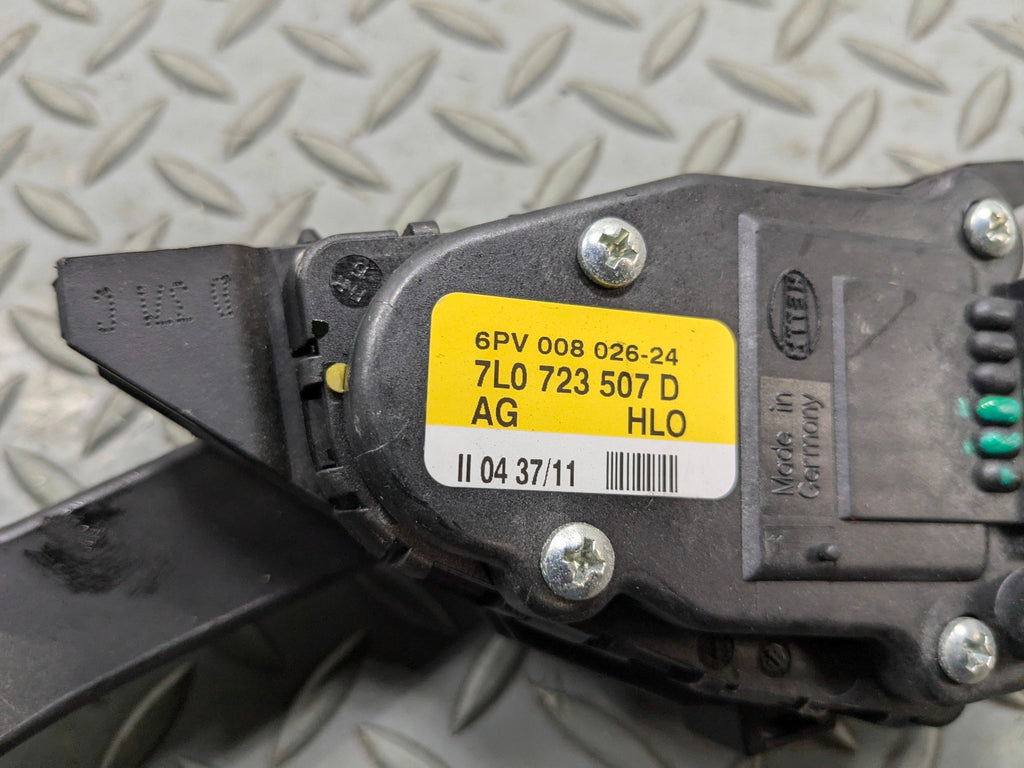 2011 - 2014 OEM PORSCHE CAYENNE ACCELERATOR THROTTLE FUEL GAS PEDAL WITH SENSOR