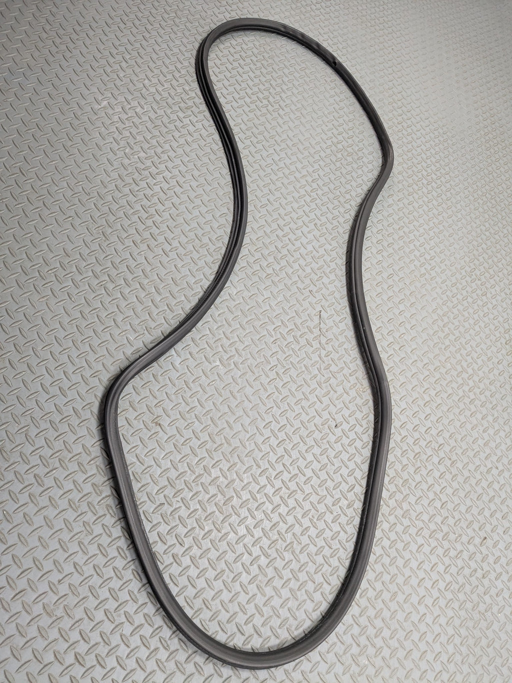 2011 - 2014 OEM PORSCHE CAYENNE FRONT LEFT DRIVER SIDE WEATHER STRIPPING RUBBER