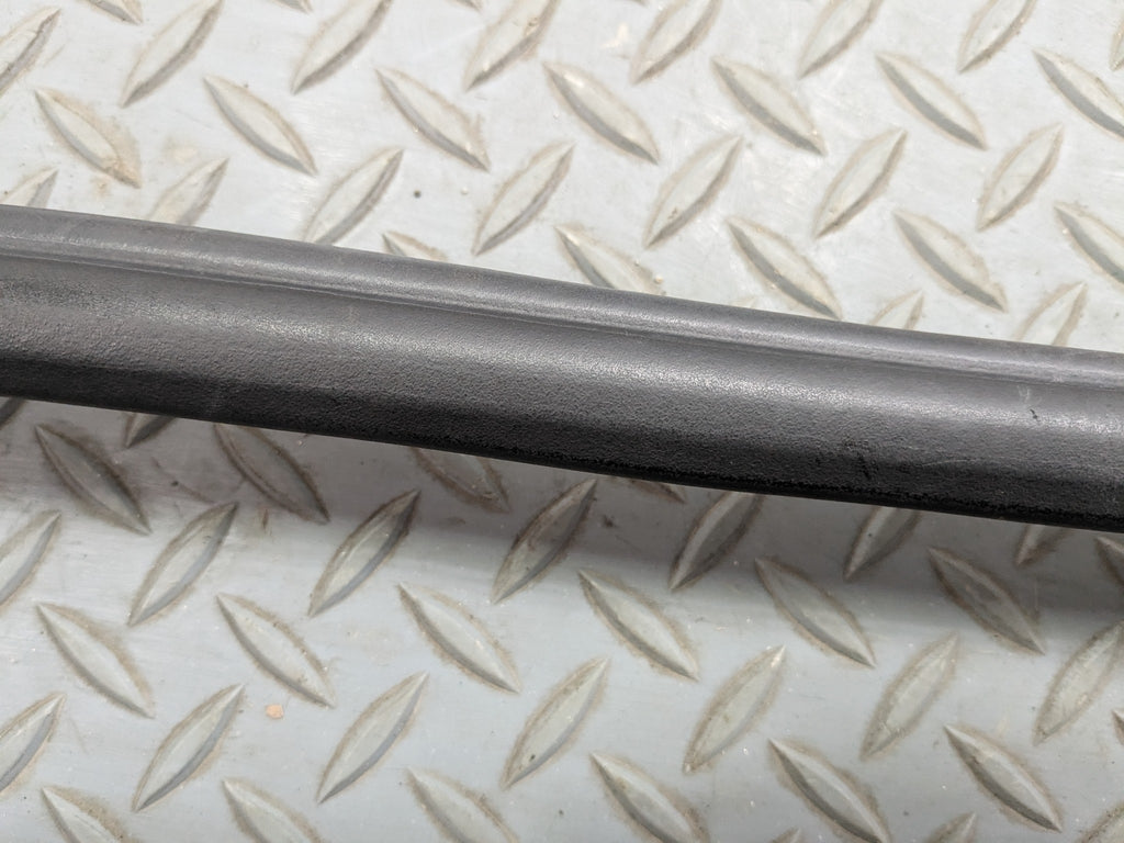 2011 - 2014 OEM PORSCHE CAYENNE FRONT LEFT DRIVER SIDE WEATHER STRIPPING RUBBER