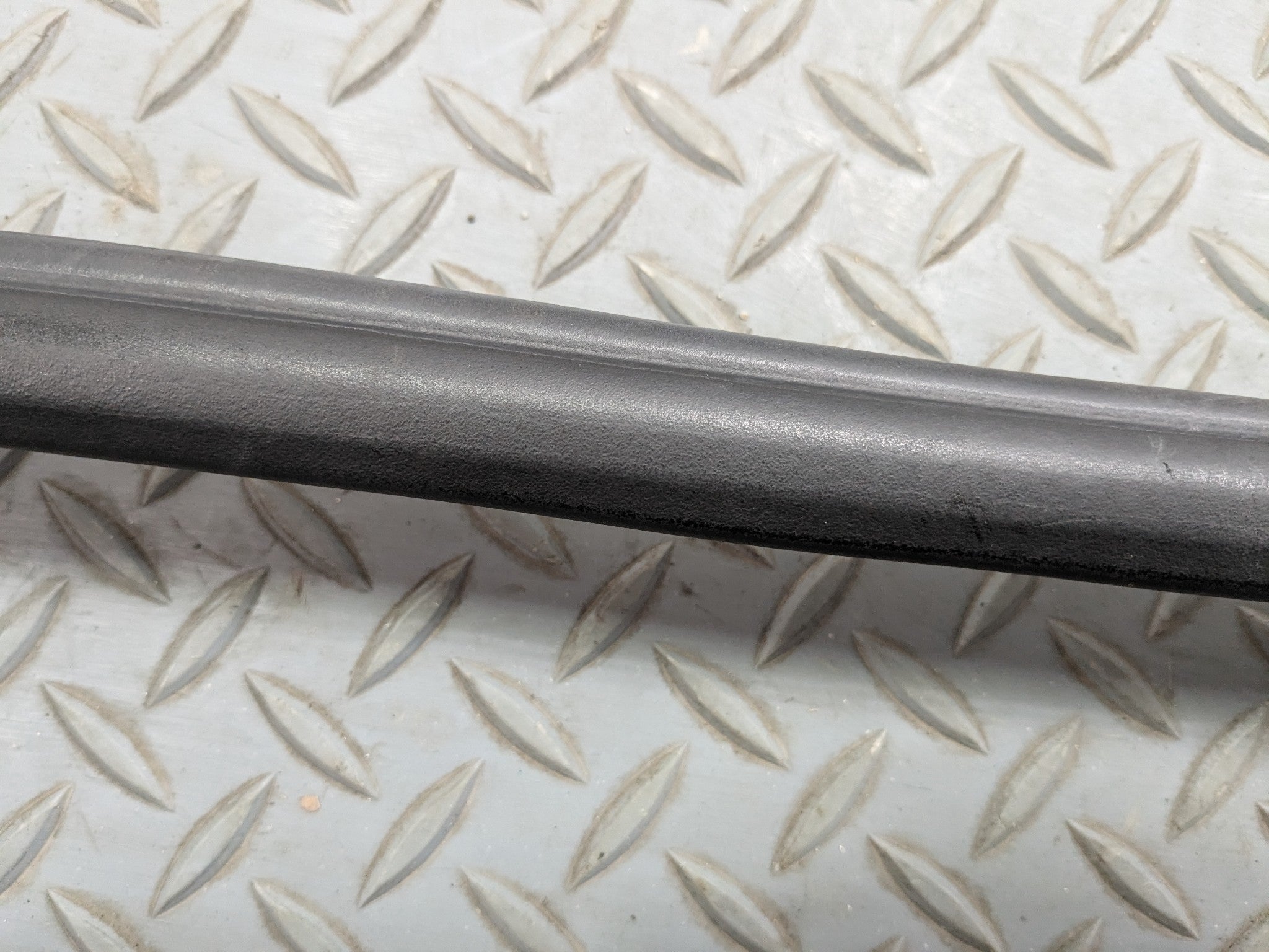 2011 - 2014 OEM PORSCHE CAYENNE FRONT LEFT DRIVER SIDE WEATHER STRIPPING RUBBER