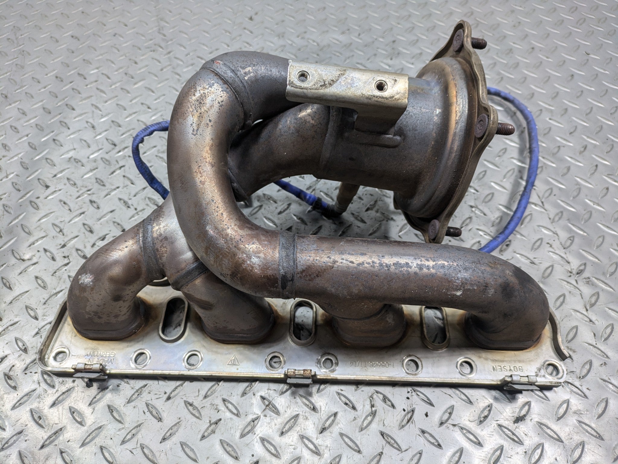 10 - 18 OEM PORSCHE CAYENNE WITHOUT TURBO FRONT RIGHT EXHAUST MANIFOLD HEADER