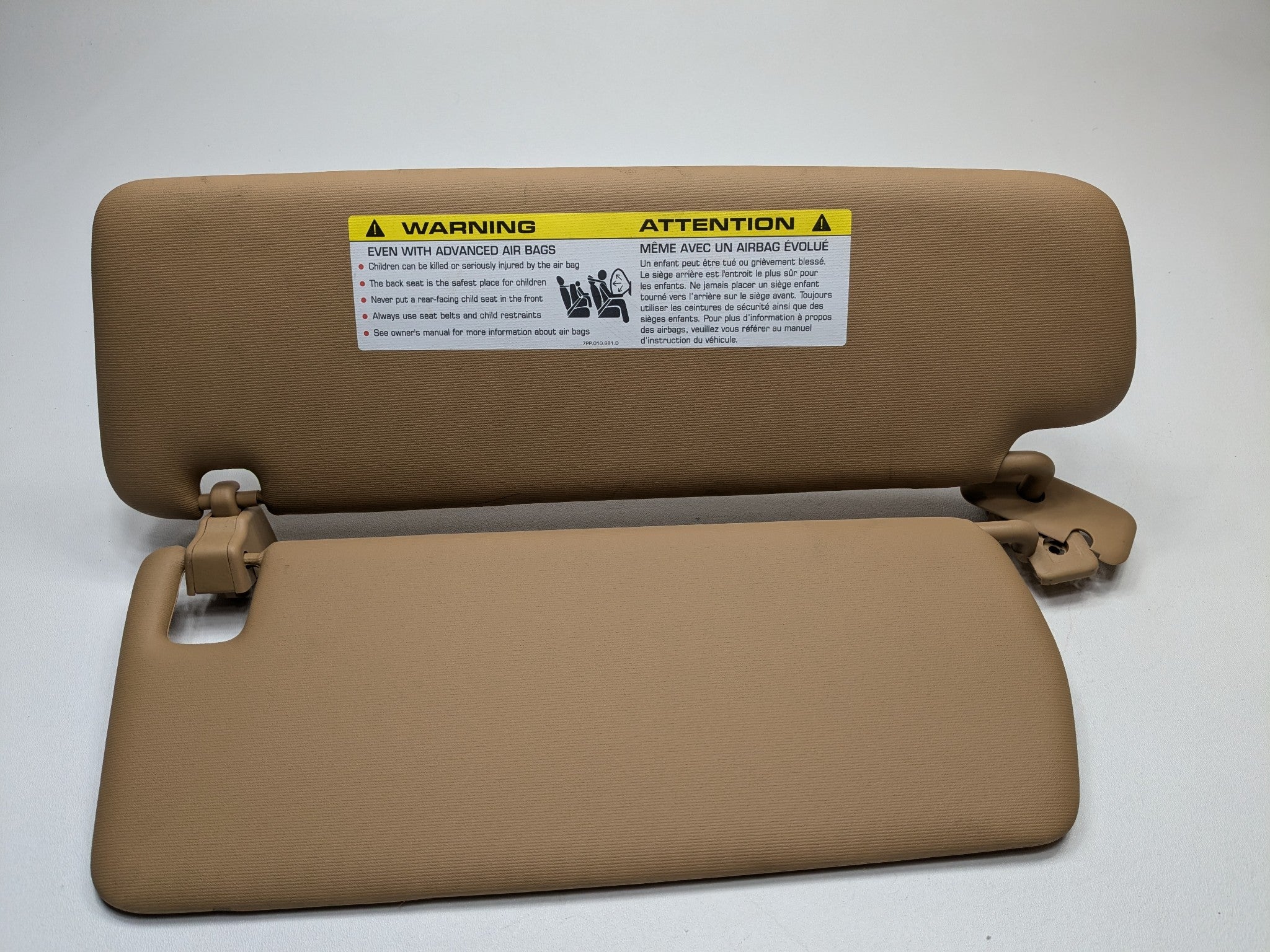2011 - 2014 OEM PORSCHE CAYENNE FRONT RIGHT PASSENGER SIDE UPPER ROOF SUN VISOR