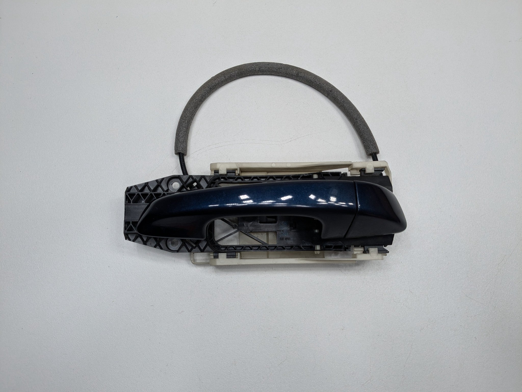 2011 - 2014 OEM PORSCHE CAYENNE FRONT RIGHT PASSENGER SIDE EXTERIOR DOOR HANDLE