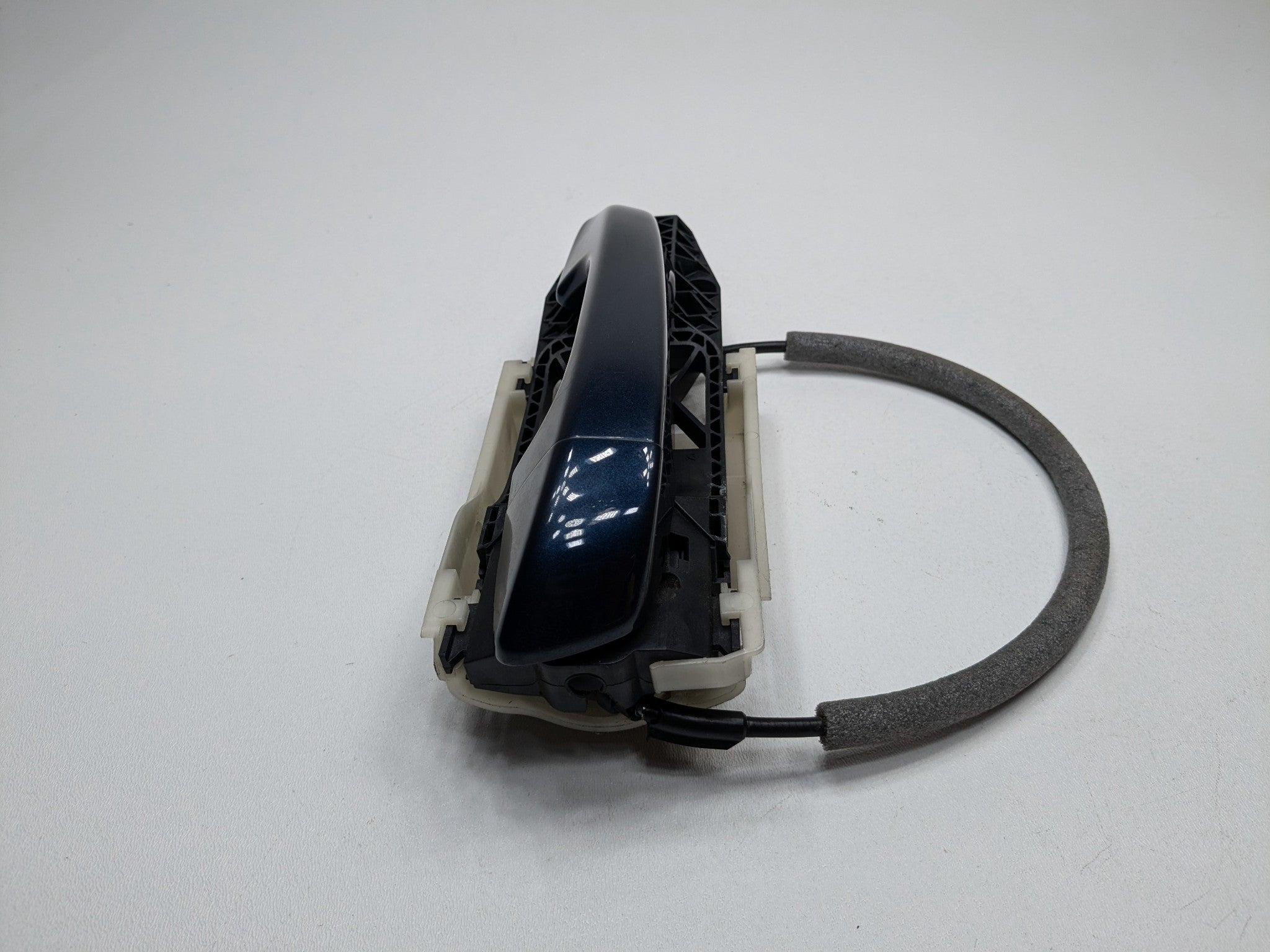 2011 - 2014 OEM PORSCHE CAYENNE FRONT RIGHT PASSENGER SIDE EXTERIOR DOOR HANDLE