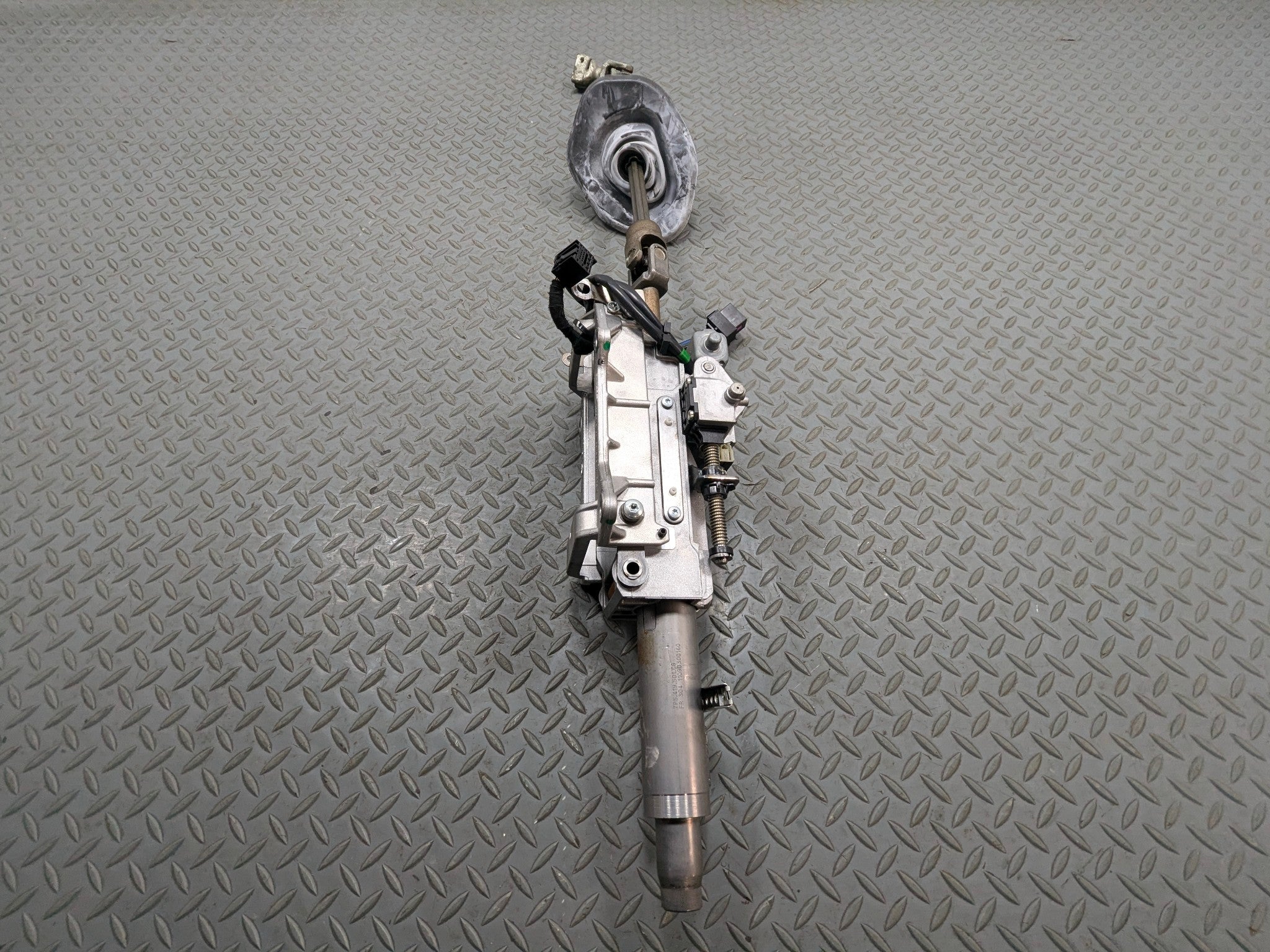 2011 - 2014 OEM PORSCHE CAYENNE POWER ADJUSTMENT STEERING COLUMN SHAFT ASSEMBLY