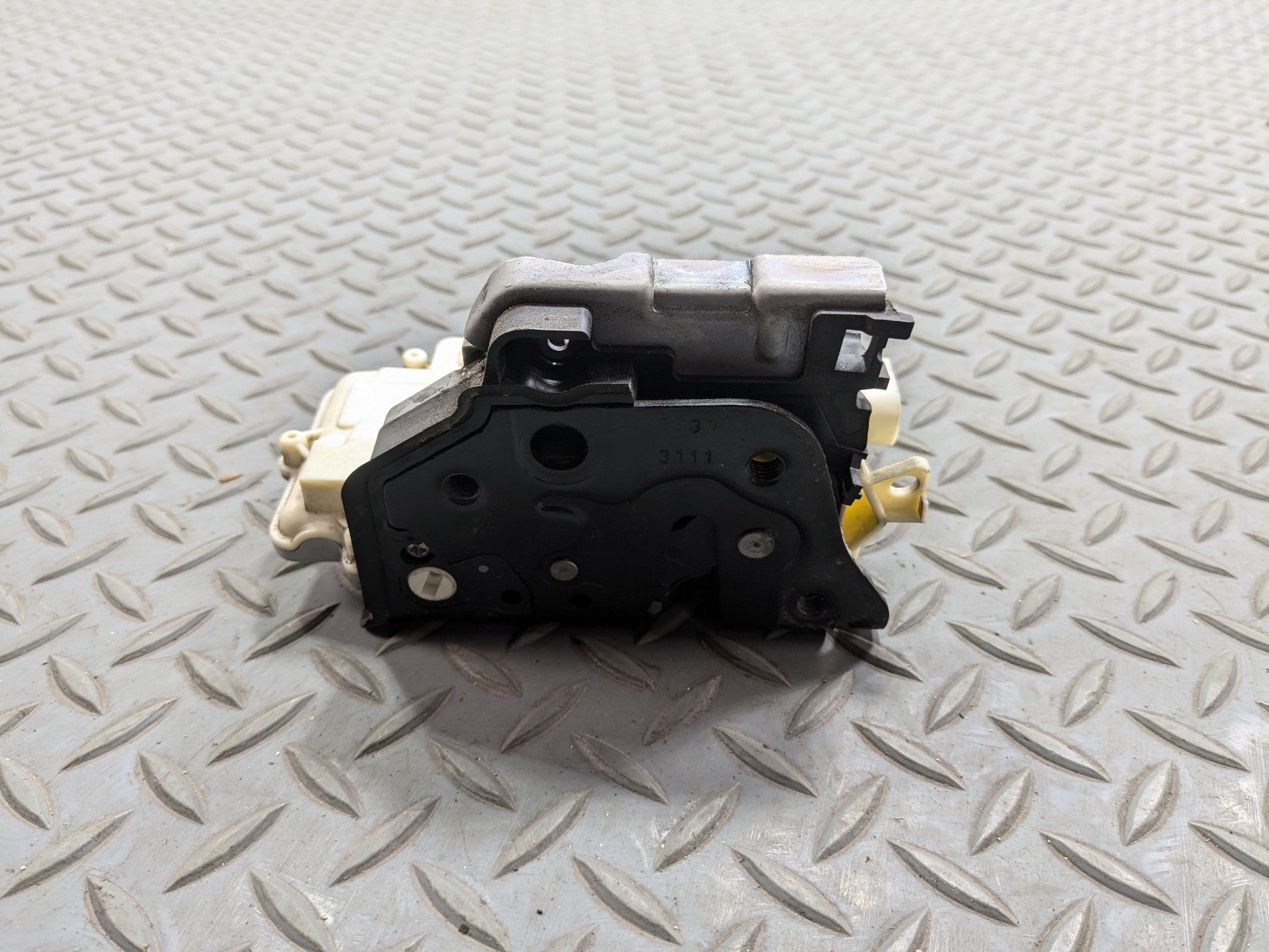 11 - 14 OEM PORSCHE CAYENNE FRONT RIGHT PASSENGER SIDE DOOR LATCH LOCK ACTUATOR