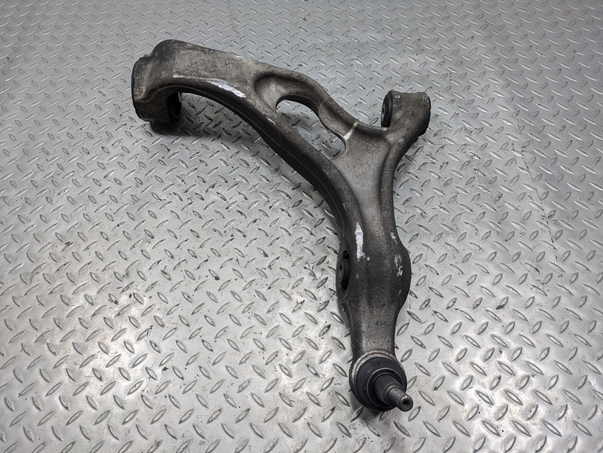 11 - 14 OEM PORSCHE CAYENNE FRONT LEFT DRIVER SIDE SUSPENSION LOWER CONTROL ARM