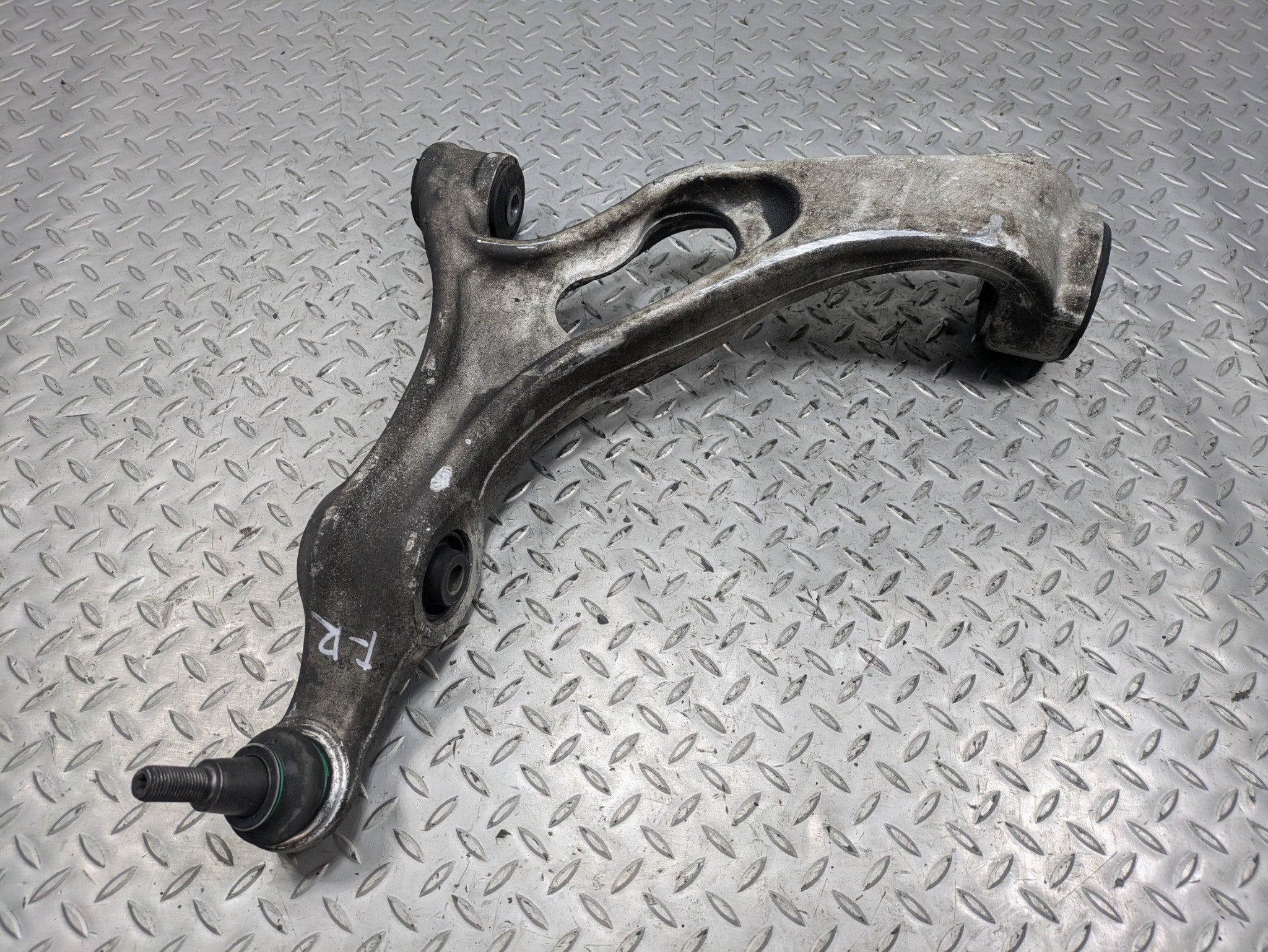 2011 - 2014 OEM PORSCHE CAYENNE FRONT RIGHT SIDE SUSPENSION LOWER CONTROL ARM