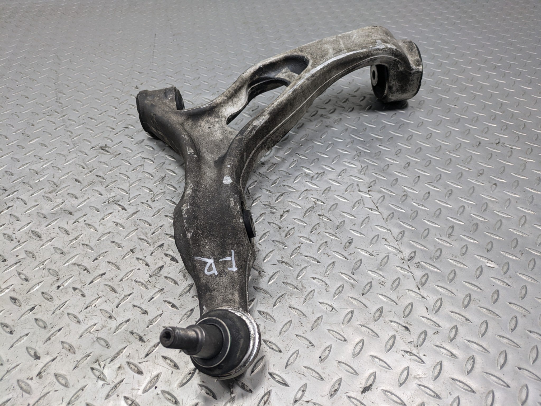 2011 - 2014 OEM PORSCHE CAYENNE FRONT RIGHT SIDE SUSPENSION LOWER CONTROL ARM