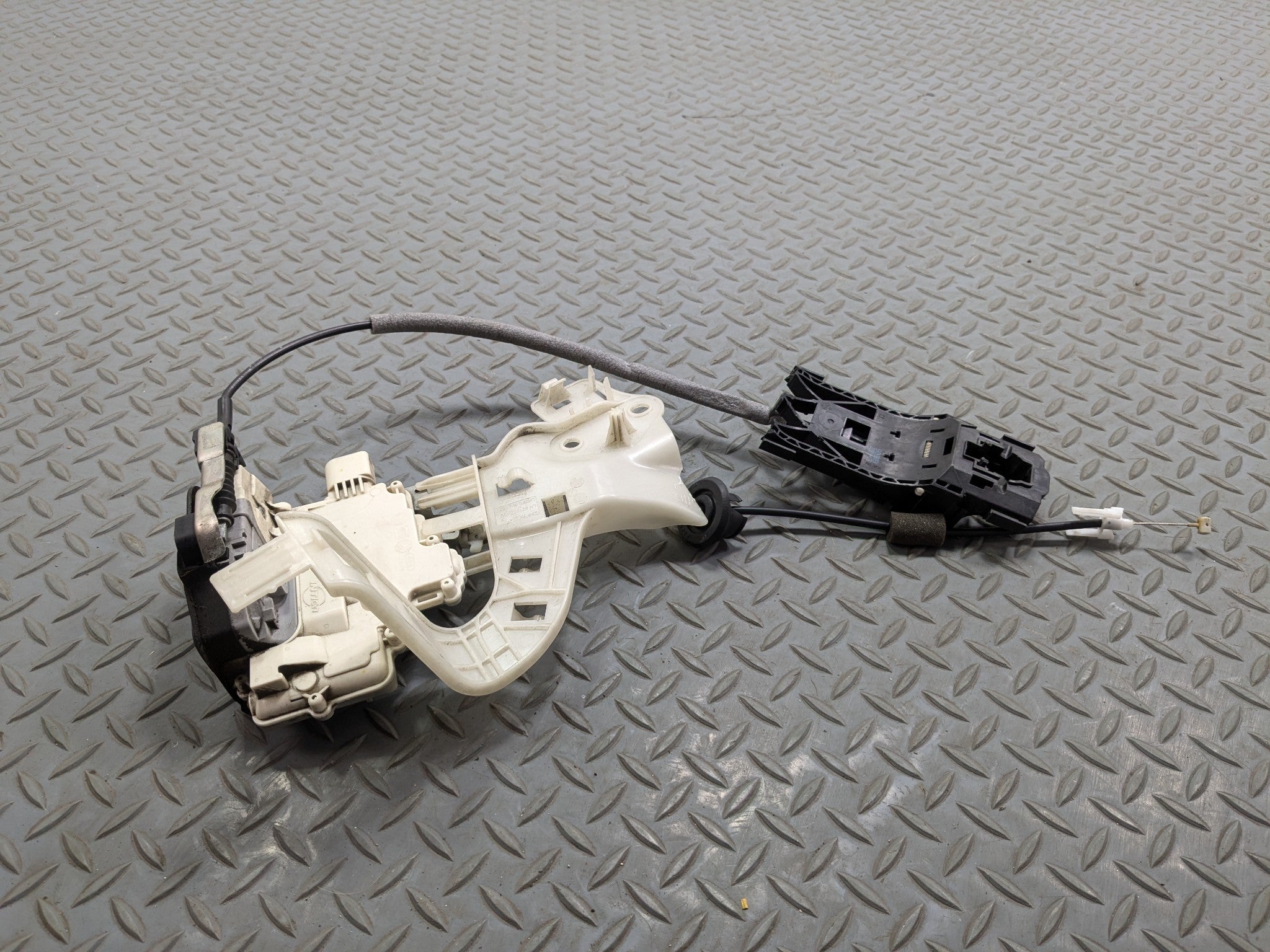 2011 - 2014 OEM PORSCHE CAYENNE REAR LEFT DRIVER SIDE DOOR LATCH LOCK ACTUATOR