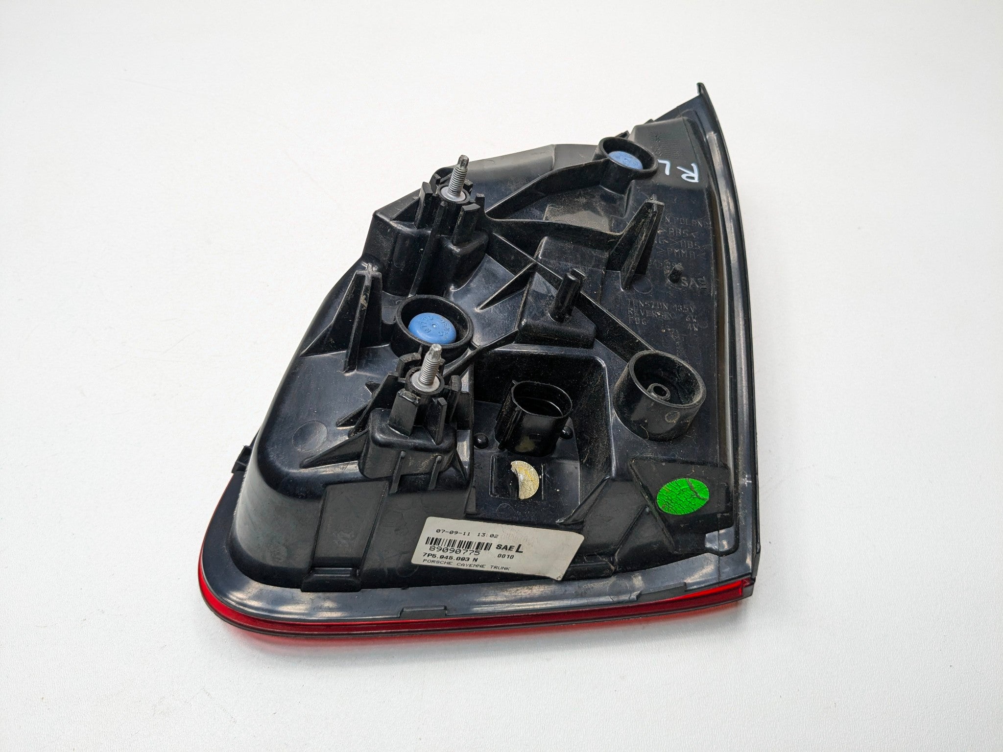 2011 - 2014 OEM PORSCHE CAYENNE REAR LEFT DRIVER SIDE INNER TAIL LIGHT ASSEMBLY